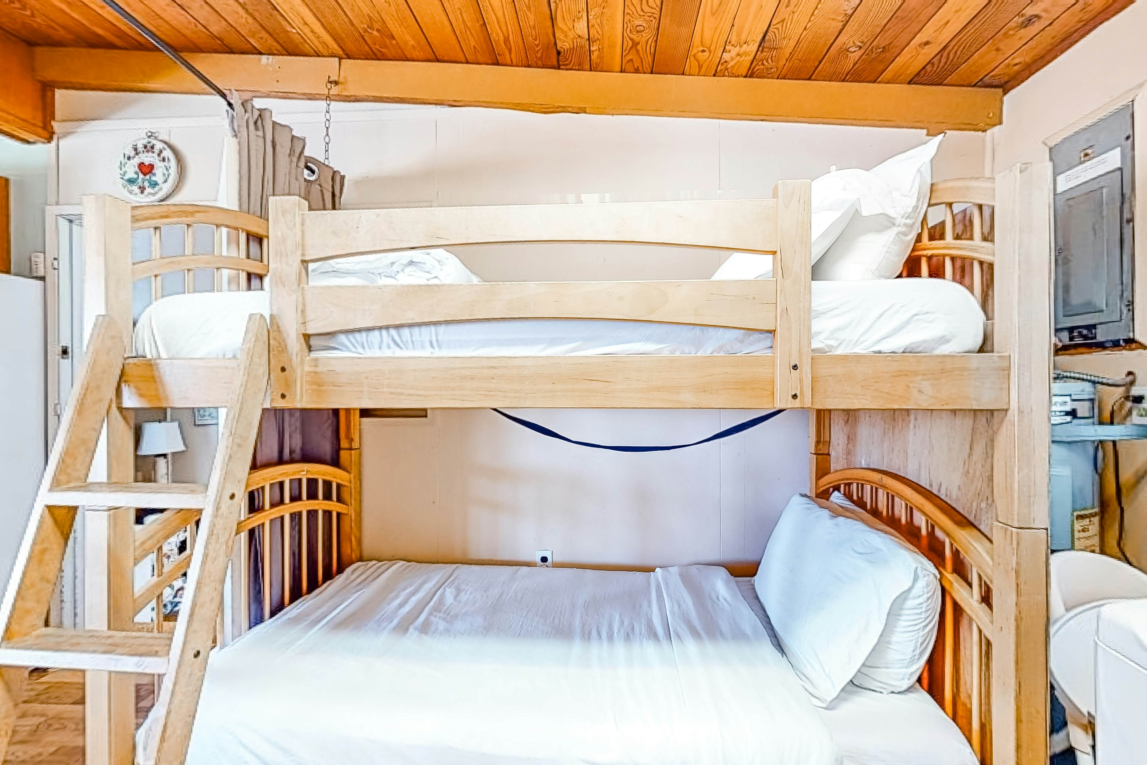 Oceanfront, dog-friendly home with washer/dryer & fireplace