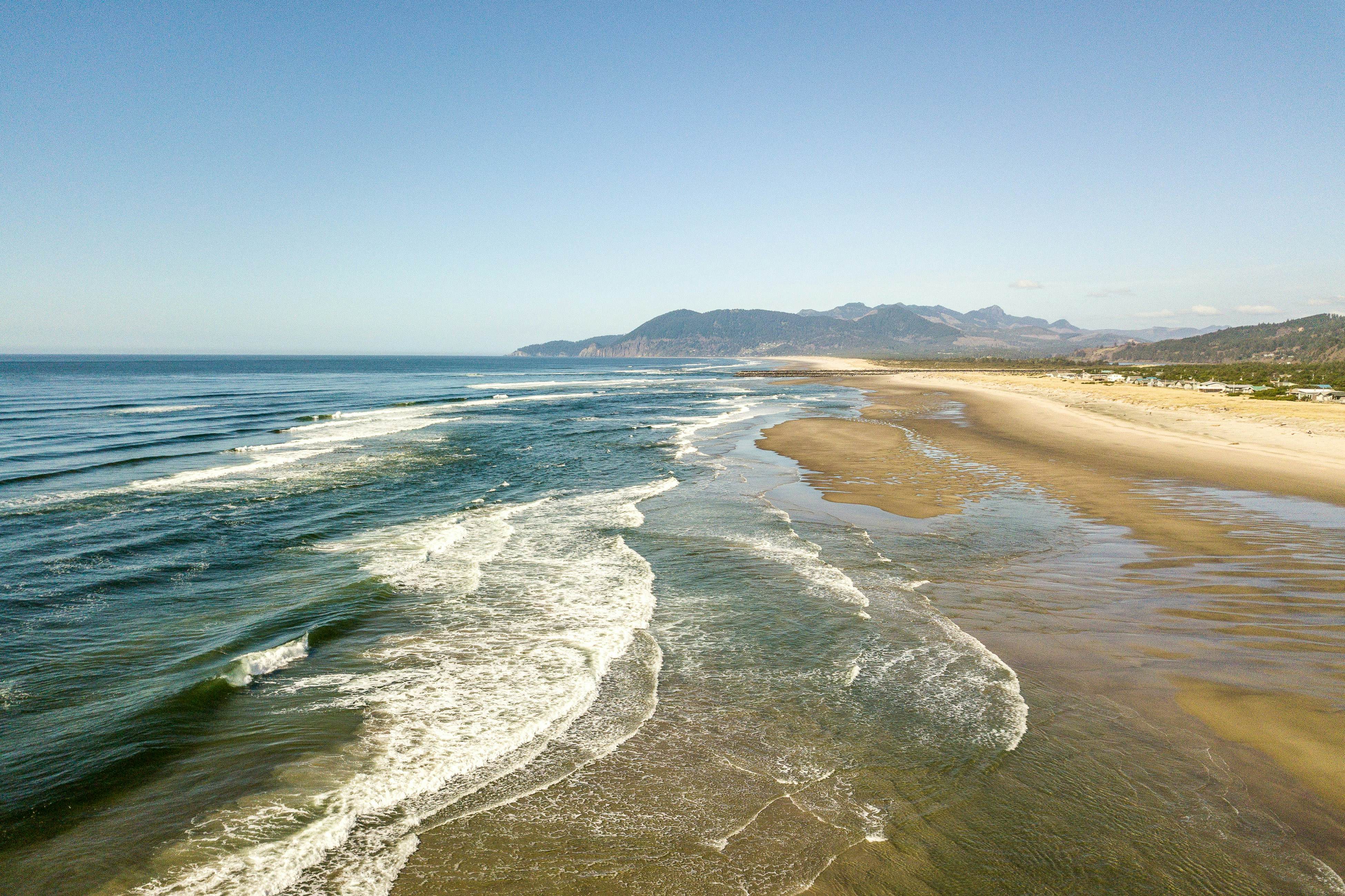 Oceanfront, dog-friendly home with washer/dryer & fireplace