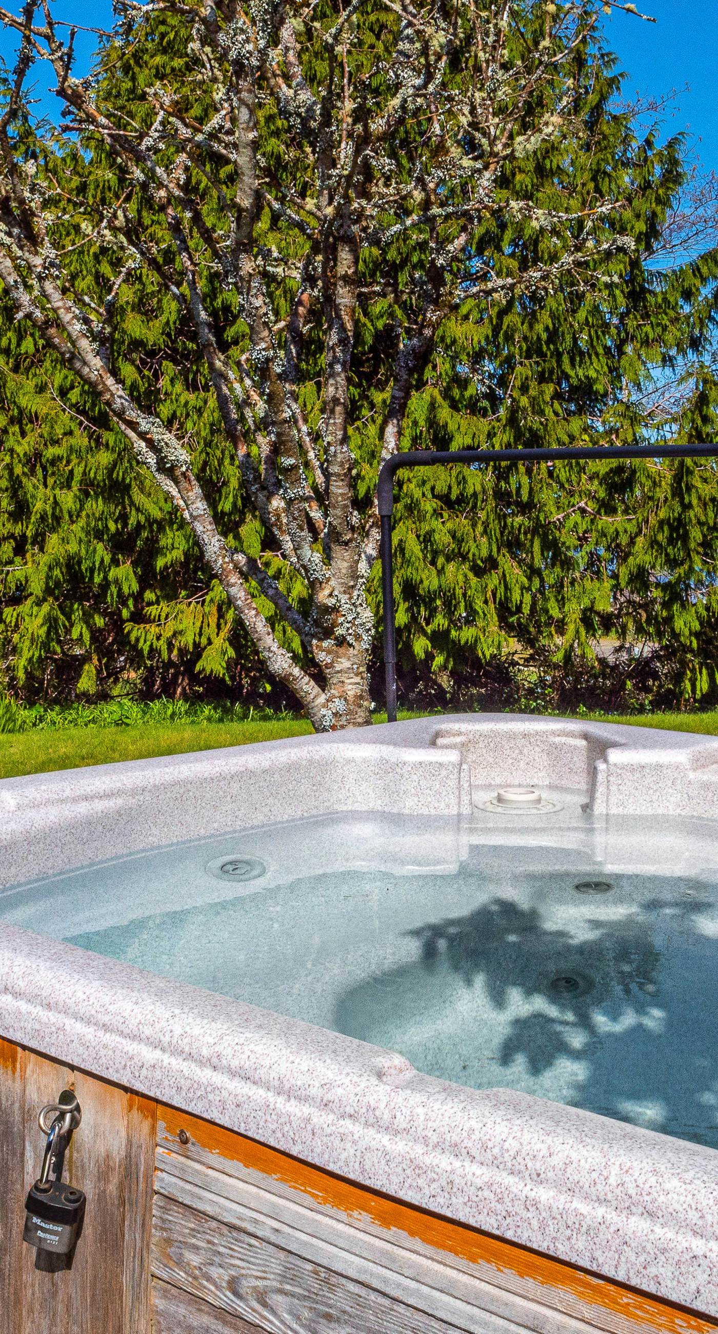 Delightful dog friendly home with bay views private hot tub and sauna