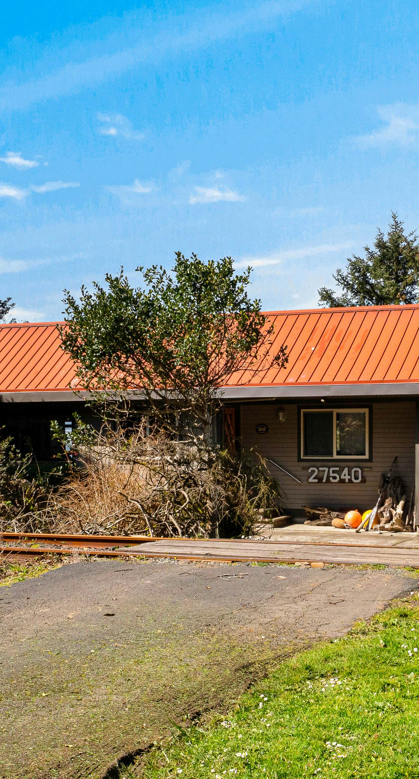 Delightful dog friendly home with bay views private hot tub and sauna