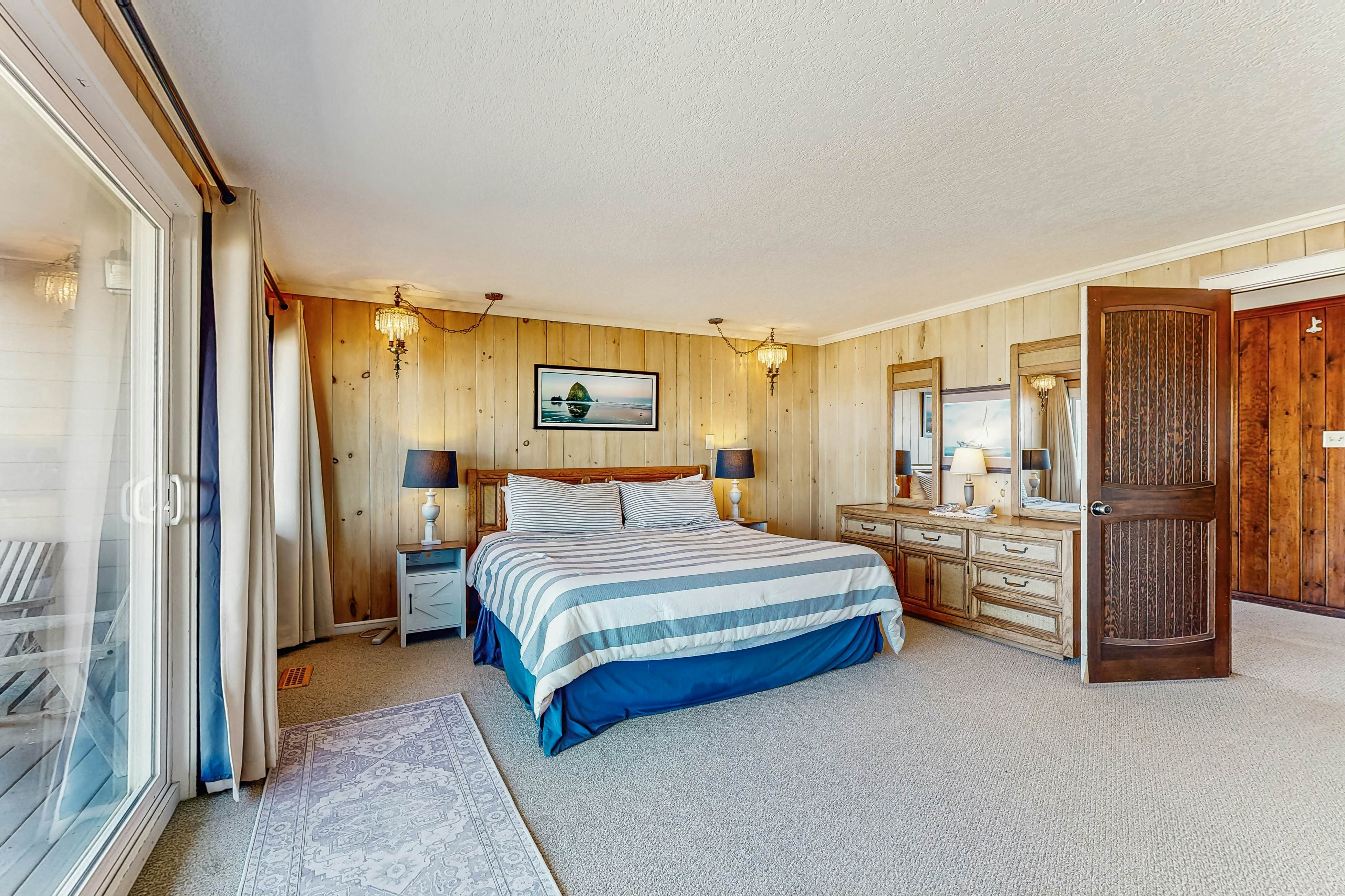 Oceanfront home with a washer dryer and beach access