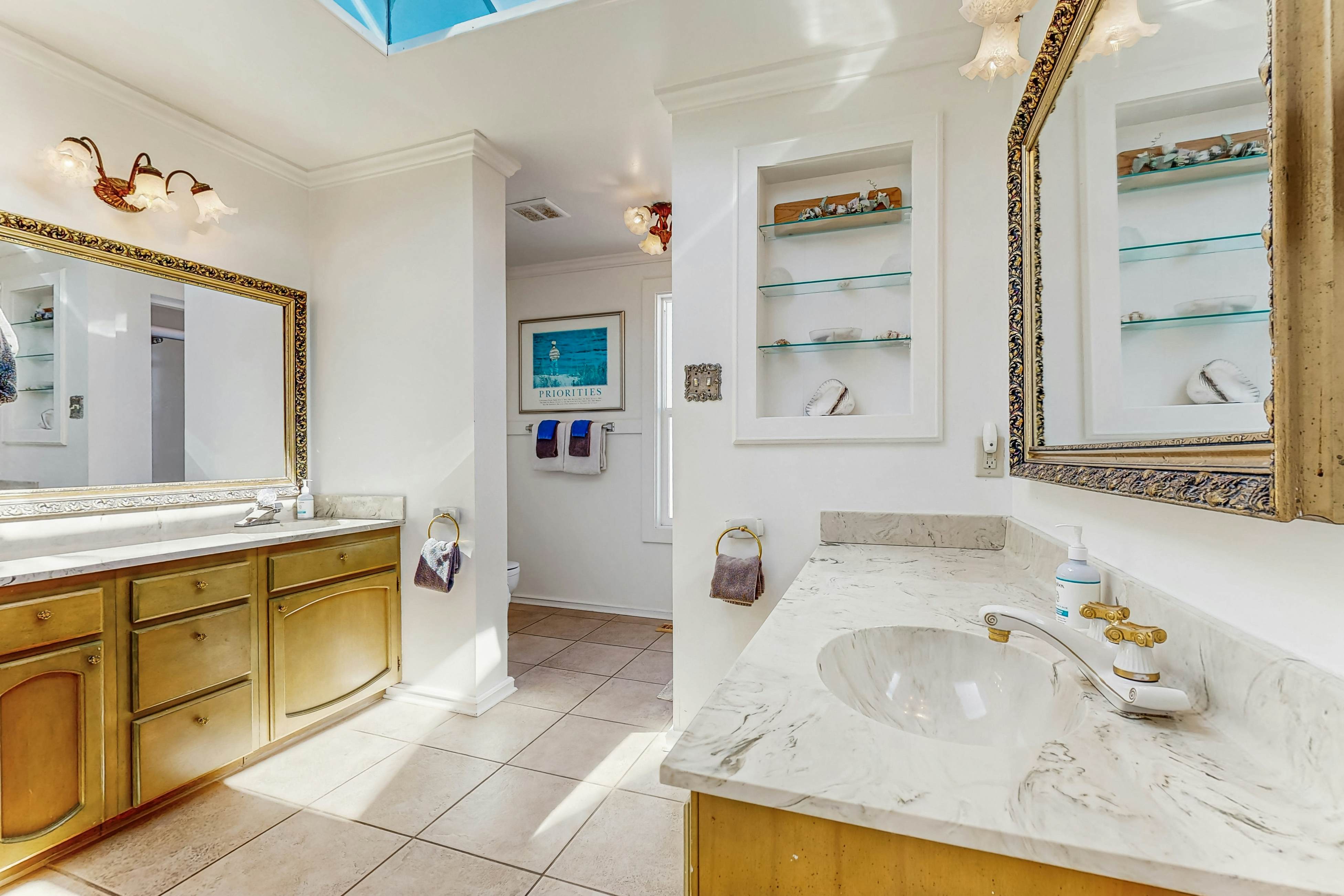 Oceanfront home with a washer dryer and beach access