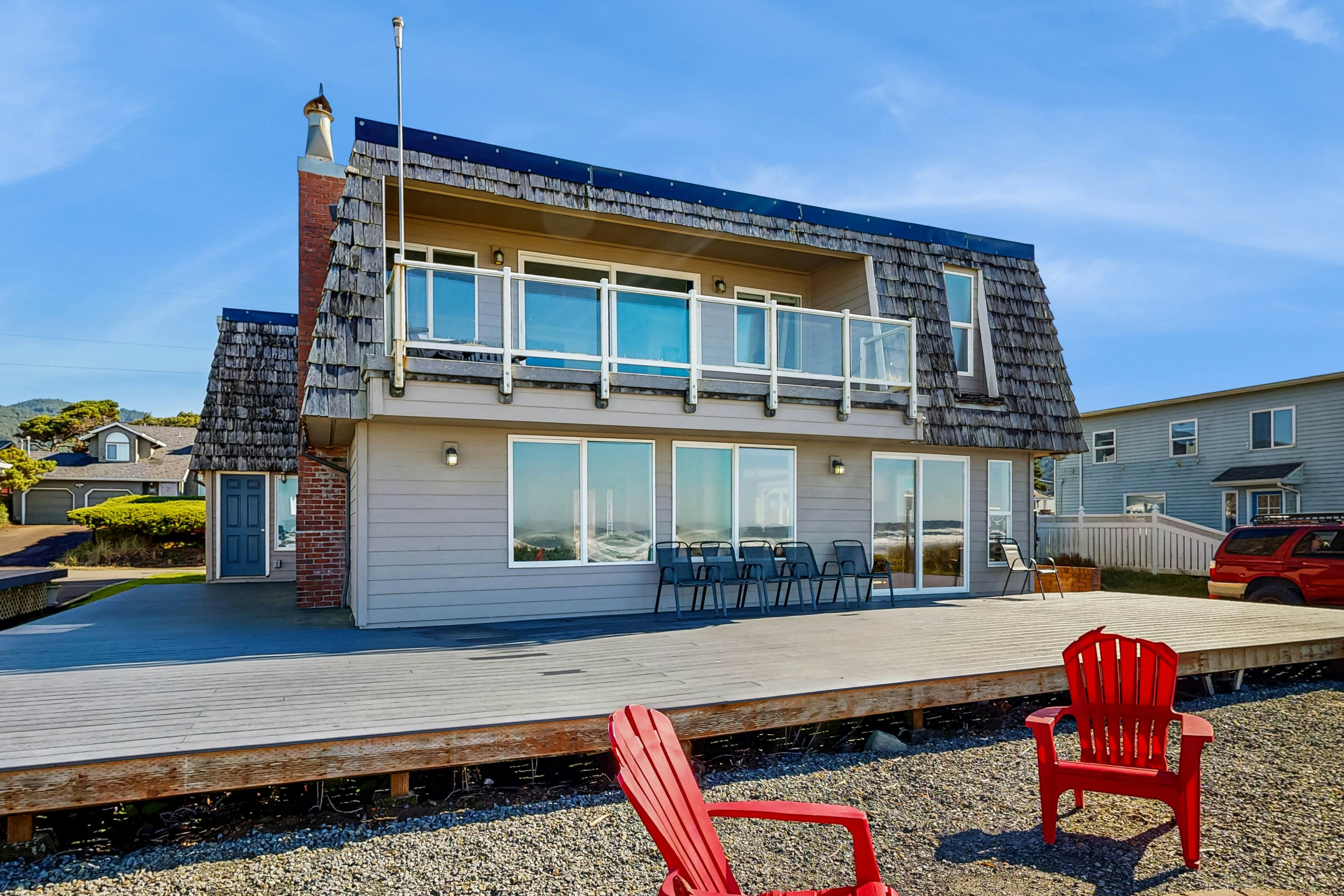 Oceanfront home with a washer dryer and beach access