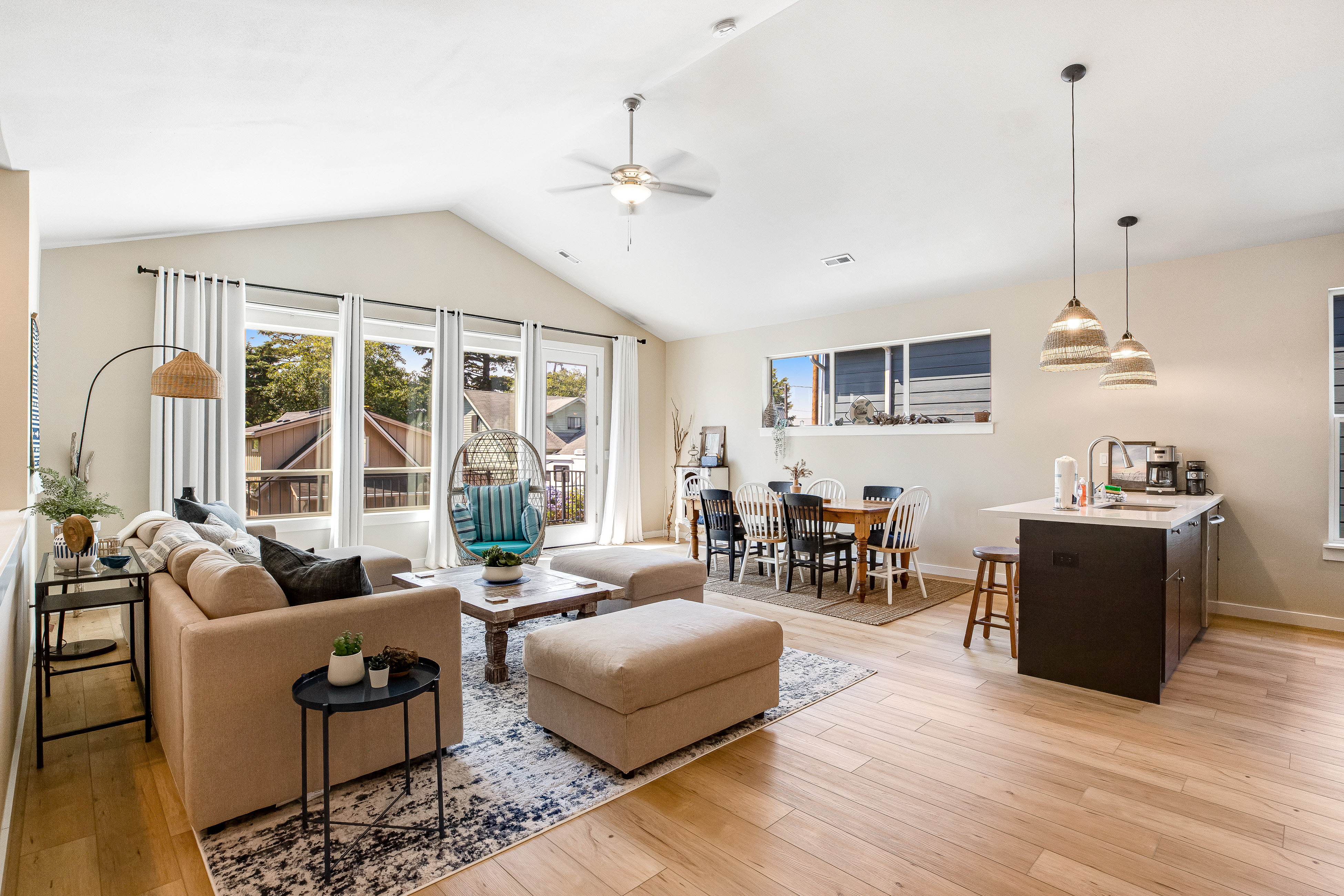 Coastal getaway with deck beach gear and washer dryer walk to beach