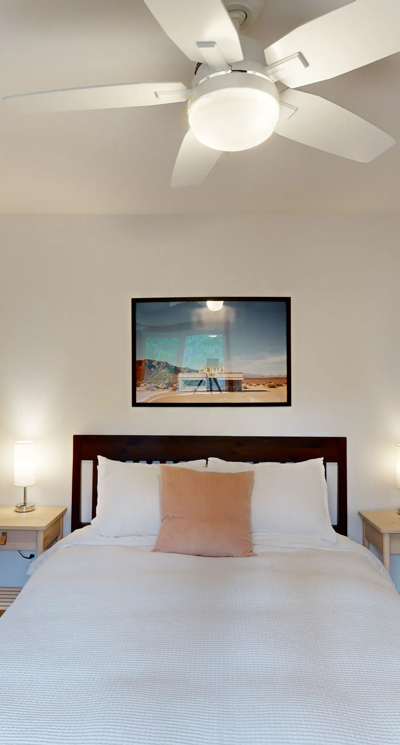 Dog friendly home close to the beach with patio BBQ and WiFi