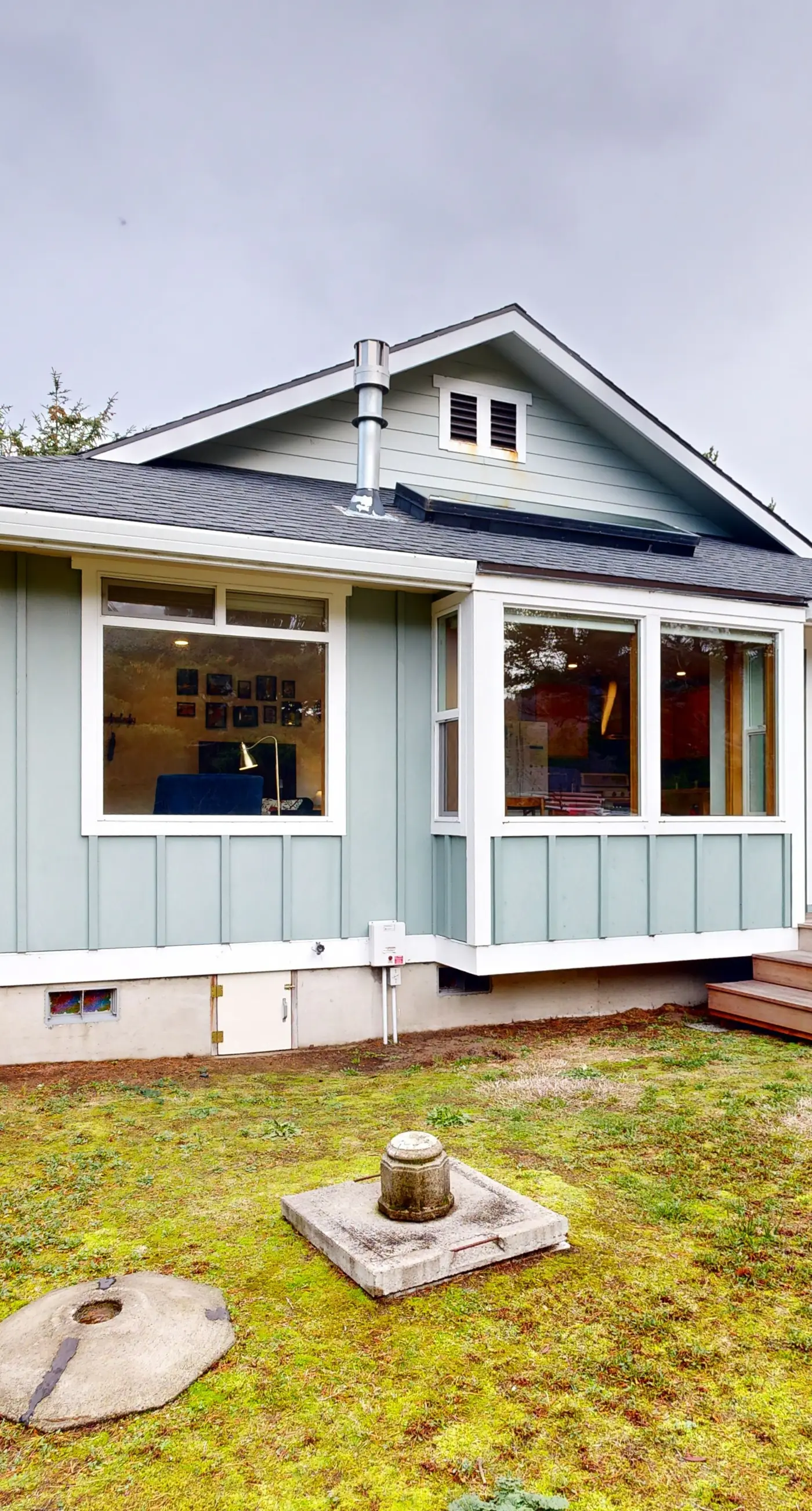 Dog friendly home close to the beach with patio BBQ and WiFi