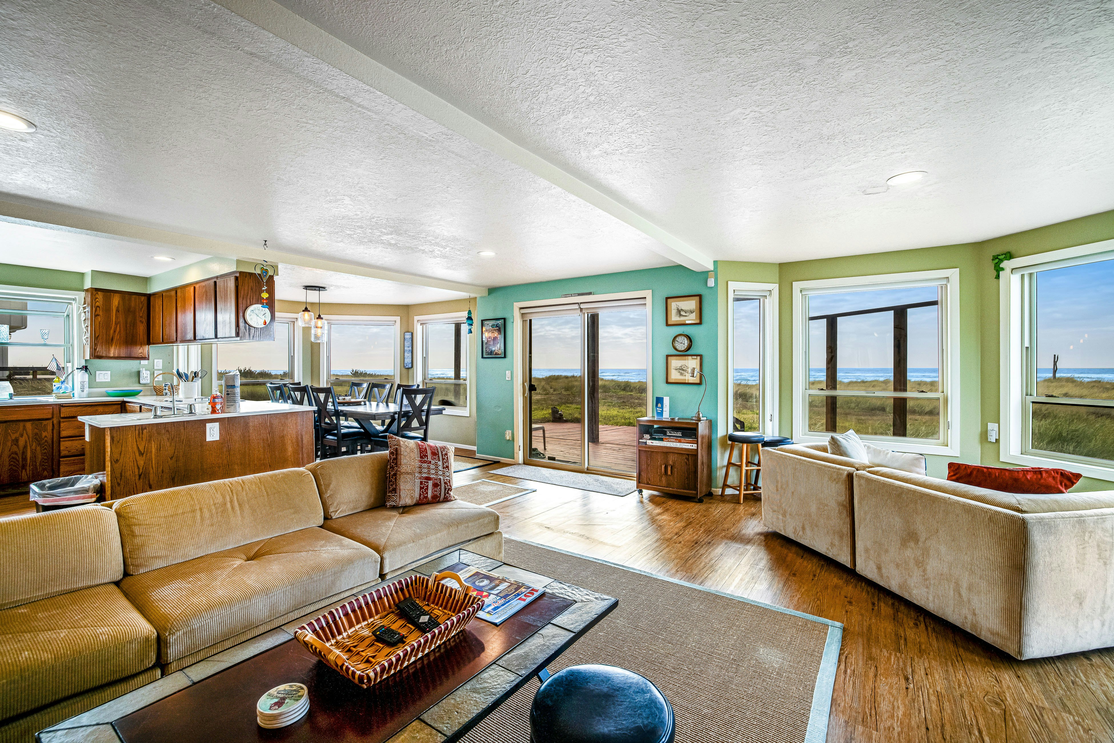 Oceanfront Home with Incredible Views, Patio, Deck & WiFi - Steps to the Beach