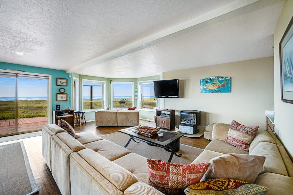 Oceanfront Home with Incredible Views Patio Deck and WiFi Steps to the Beach