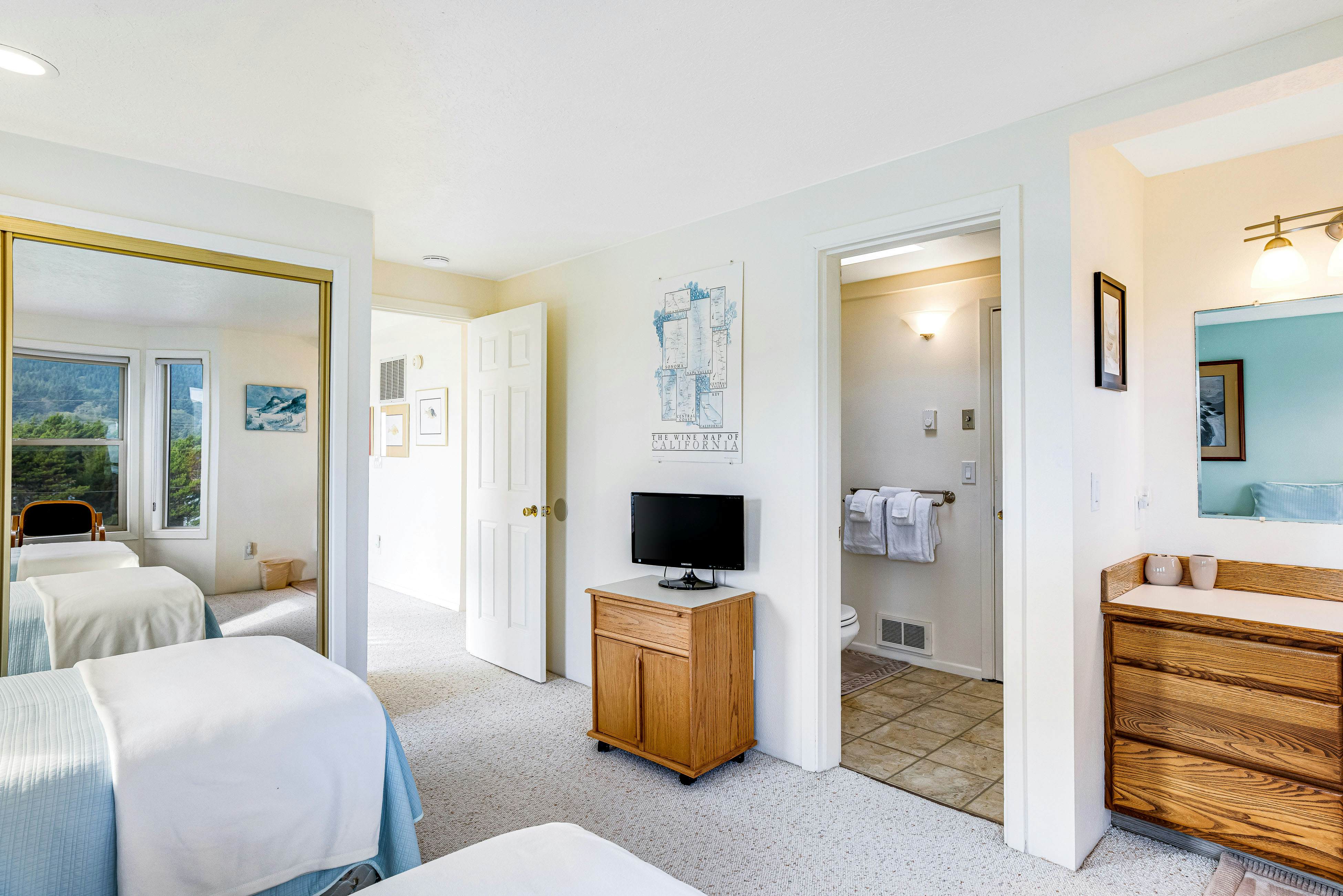 Oceanfront Home with Incredible Views, Patio, Deck & WiFi - Steps to the Beach