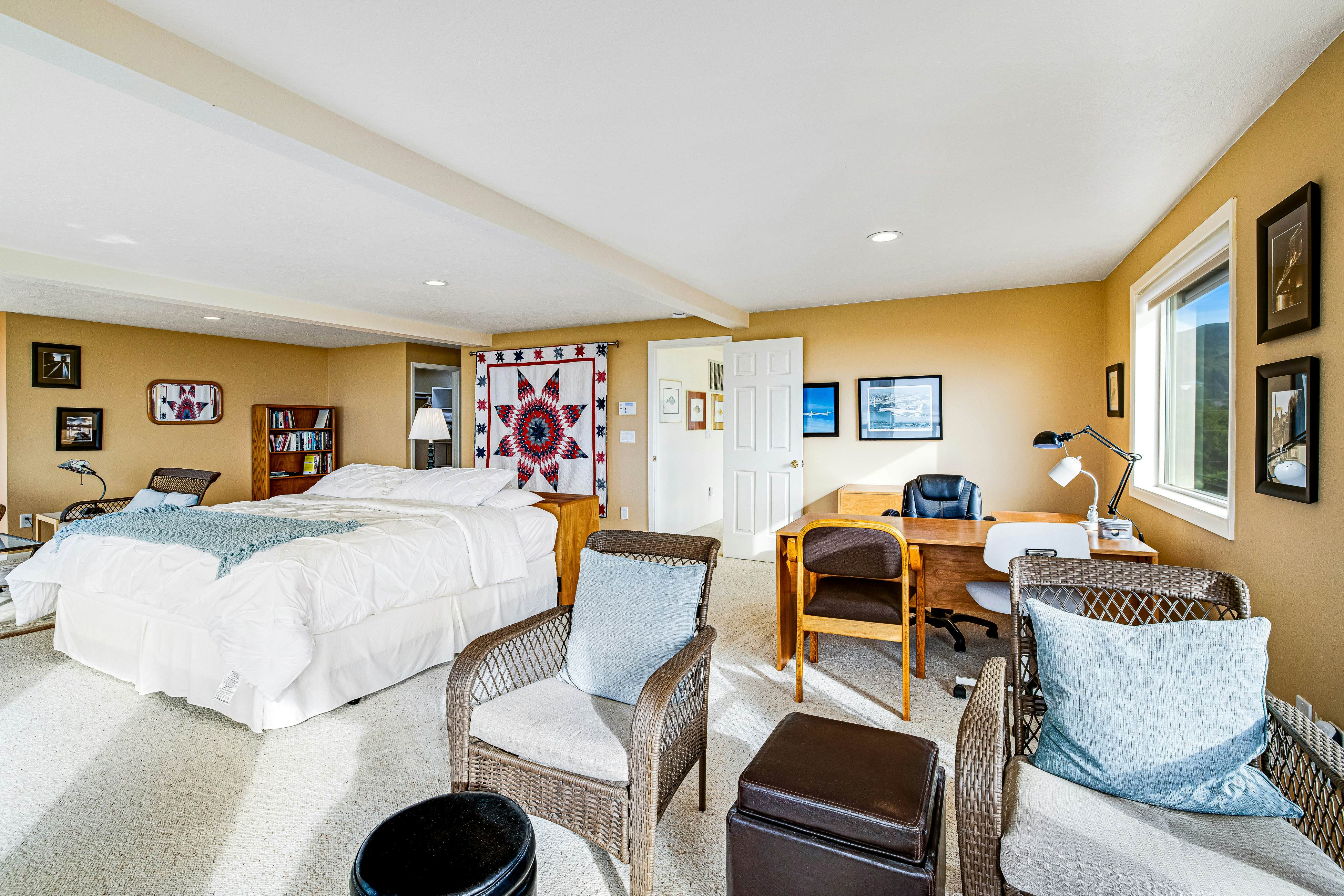 Oceanfront Home with Incredible Views, Patio, Deck & WiFi - Steps to the Beach