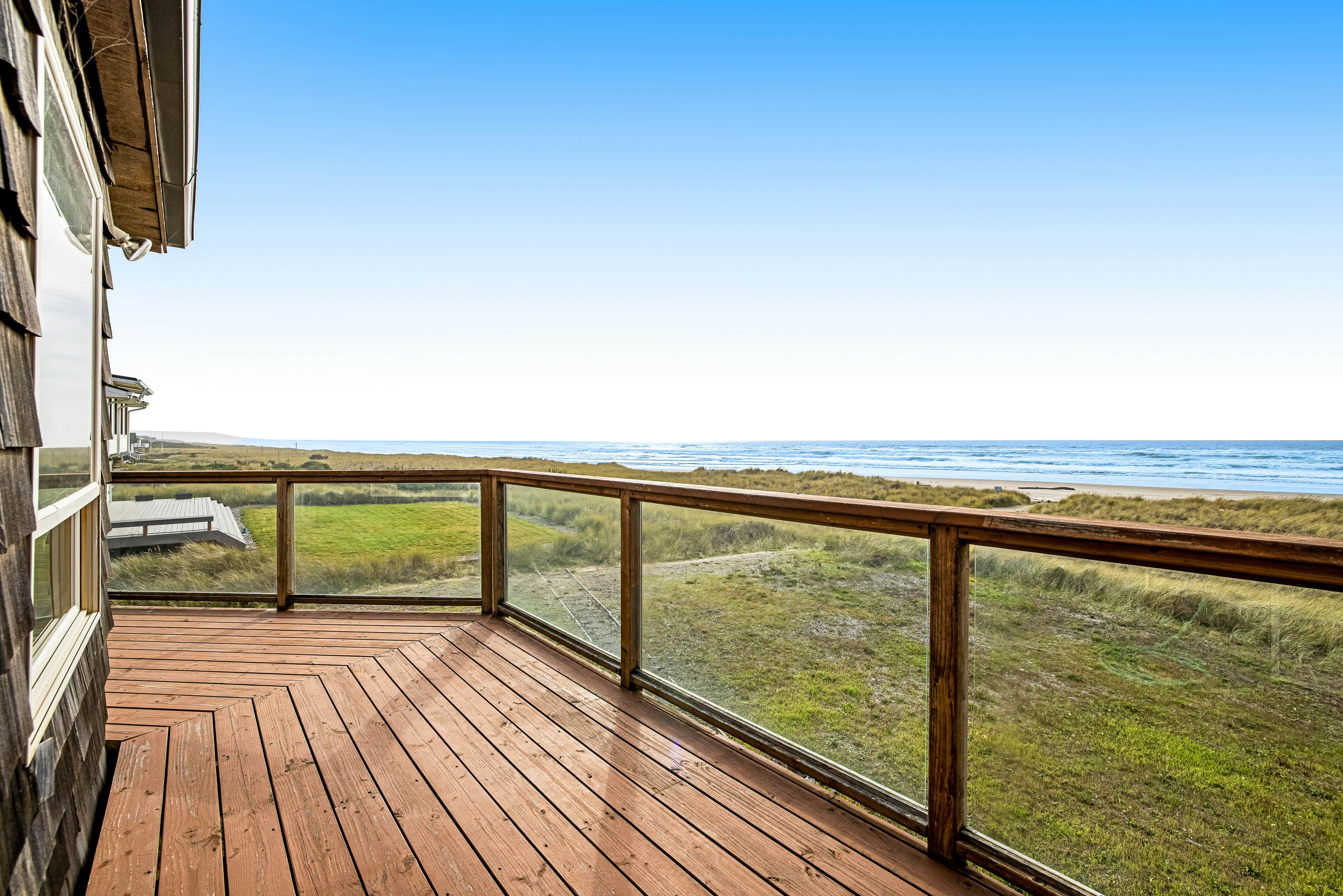 Oceanfront Home with Incredible Views, Patio, Deck & WiFi - Steps to the Beach