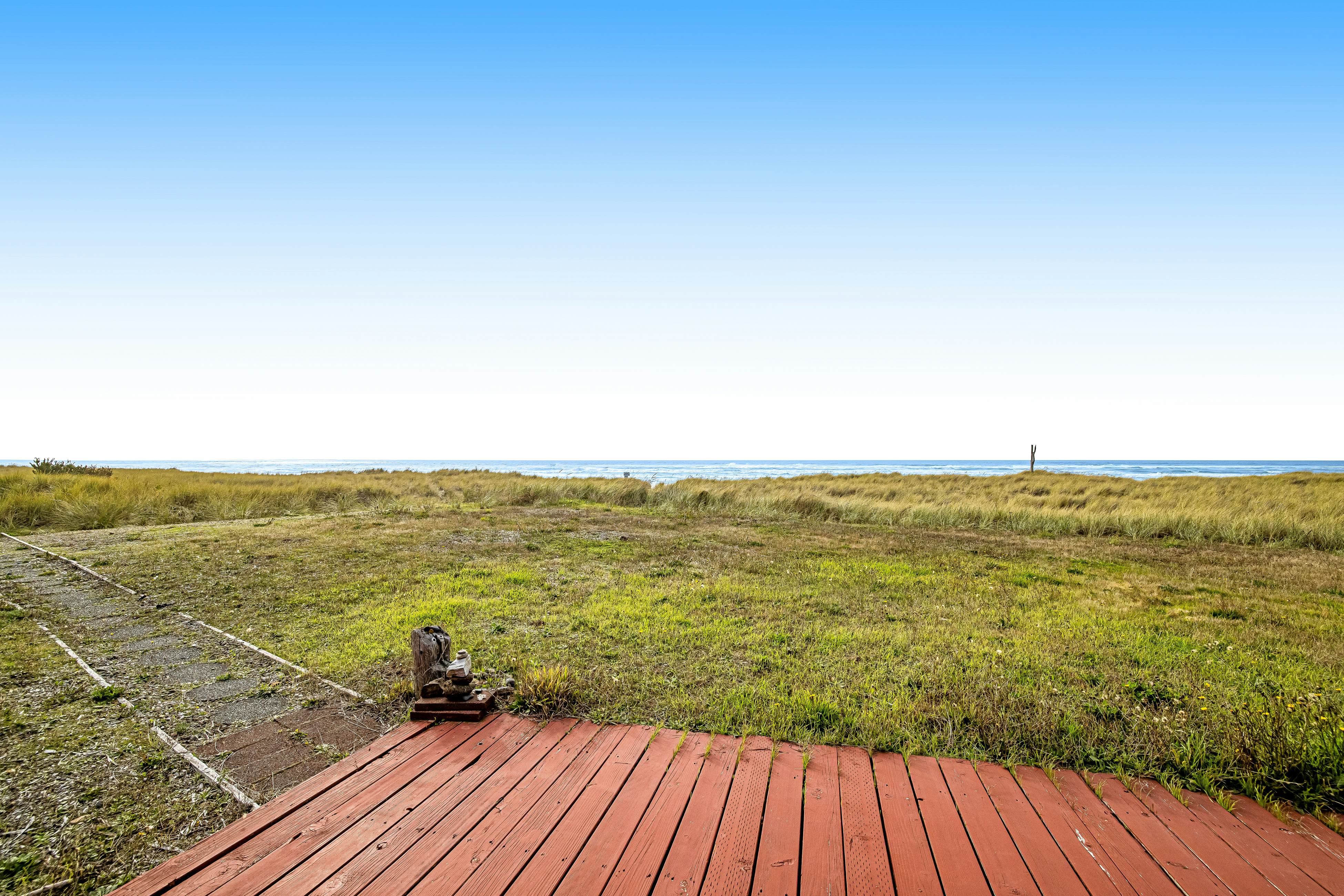Oceanfront Home with Incredible Views, Patio, Deck & WiFi - Steps to the Beach