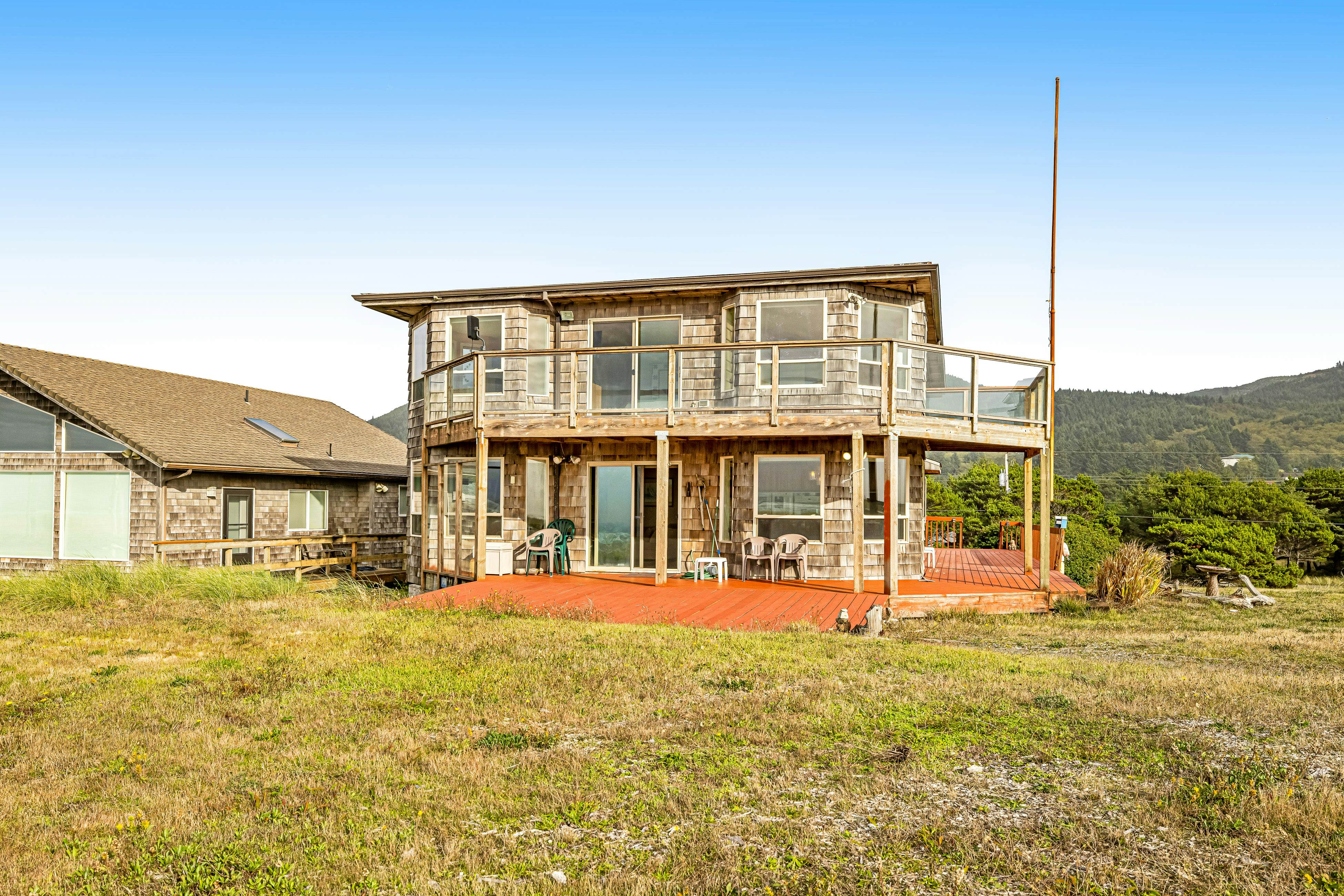 Oceanfront Home with Incredible Views, Patio, Deck & WiFi - Steps to the Beach