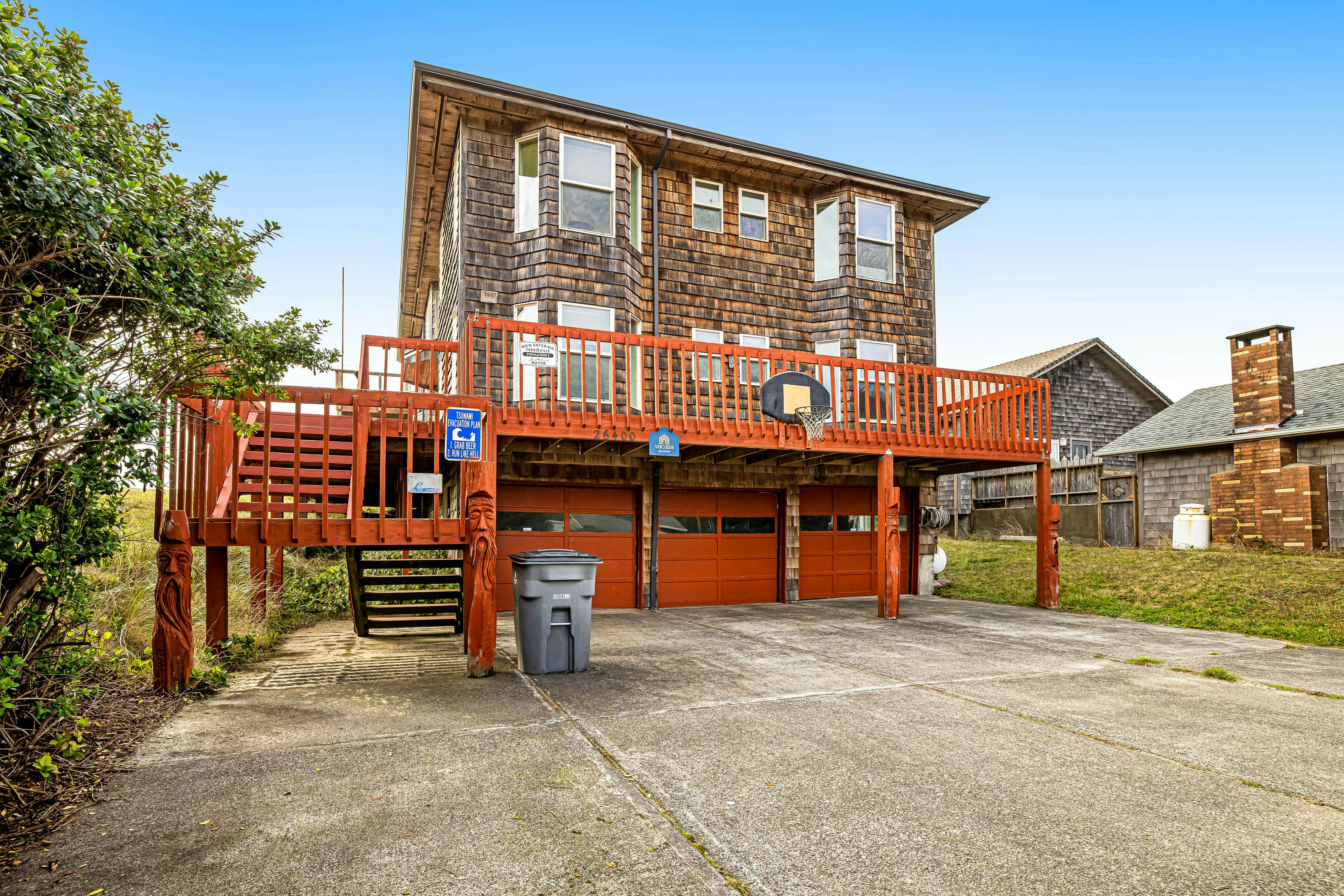 Oceanfront Home with Incredible Views, Patio, Deck & WiFi - Steps to the Beach