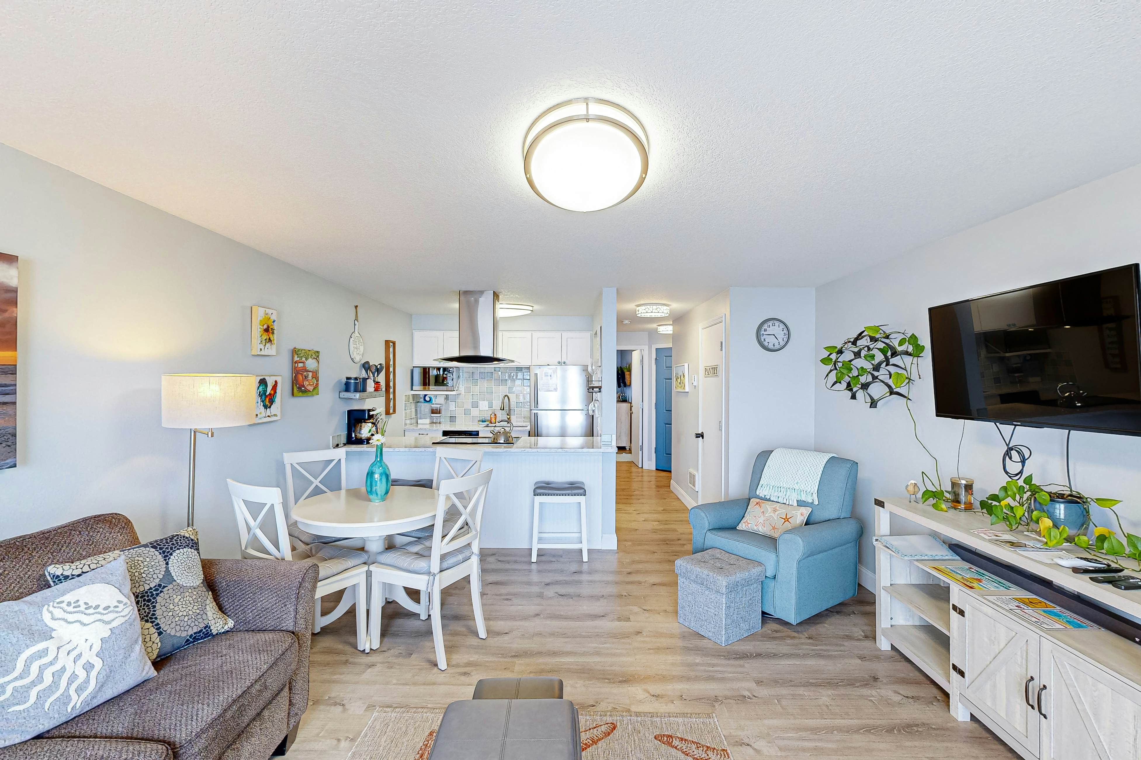 Rock Creek Inn condo on beach with ocean view balcony walk to shops and dining