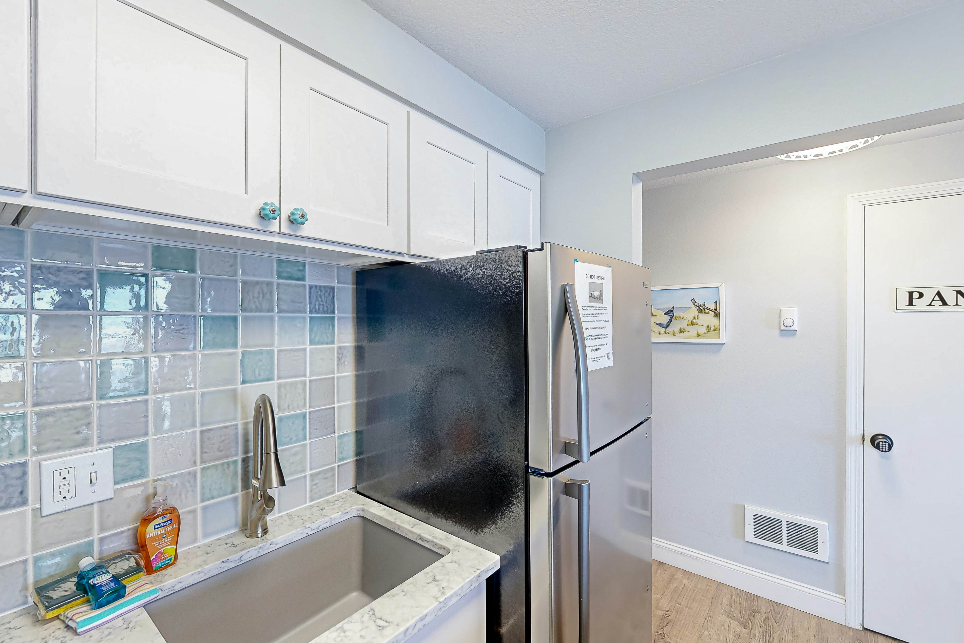 Rock Creek Inn condo on beach with ocean view balcony walk to shops and dining