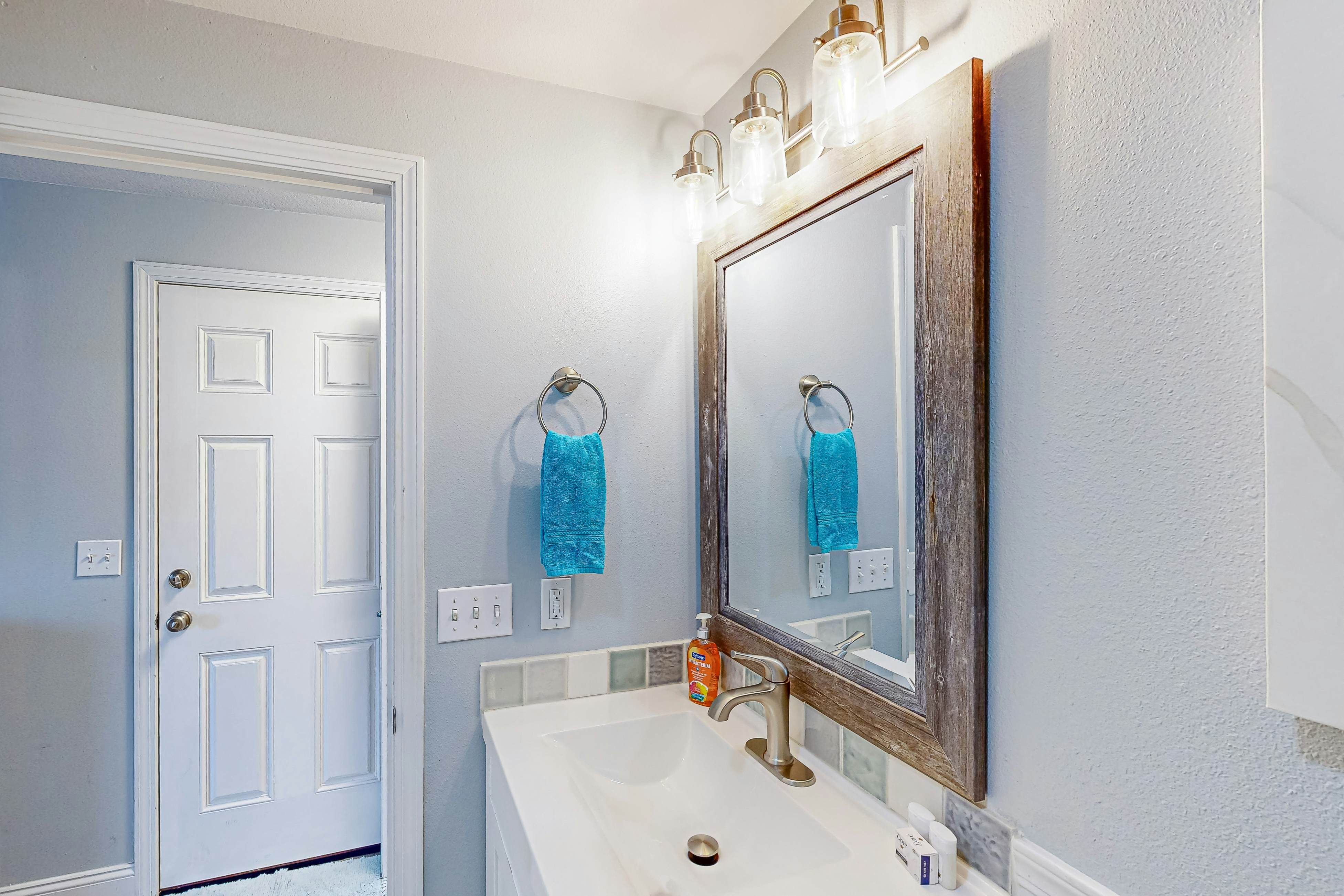 Rock Creek Inn condo on beach with ocean view balcony walk to shops and dining