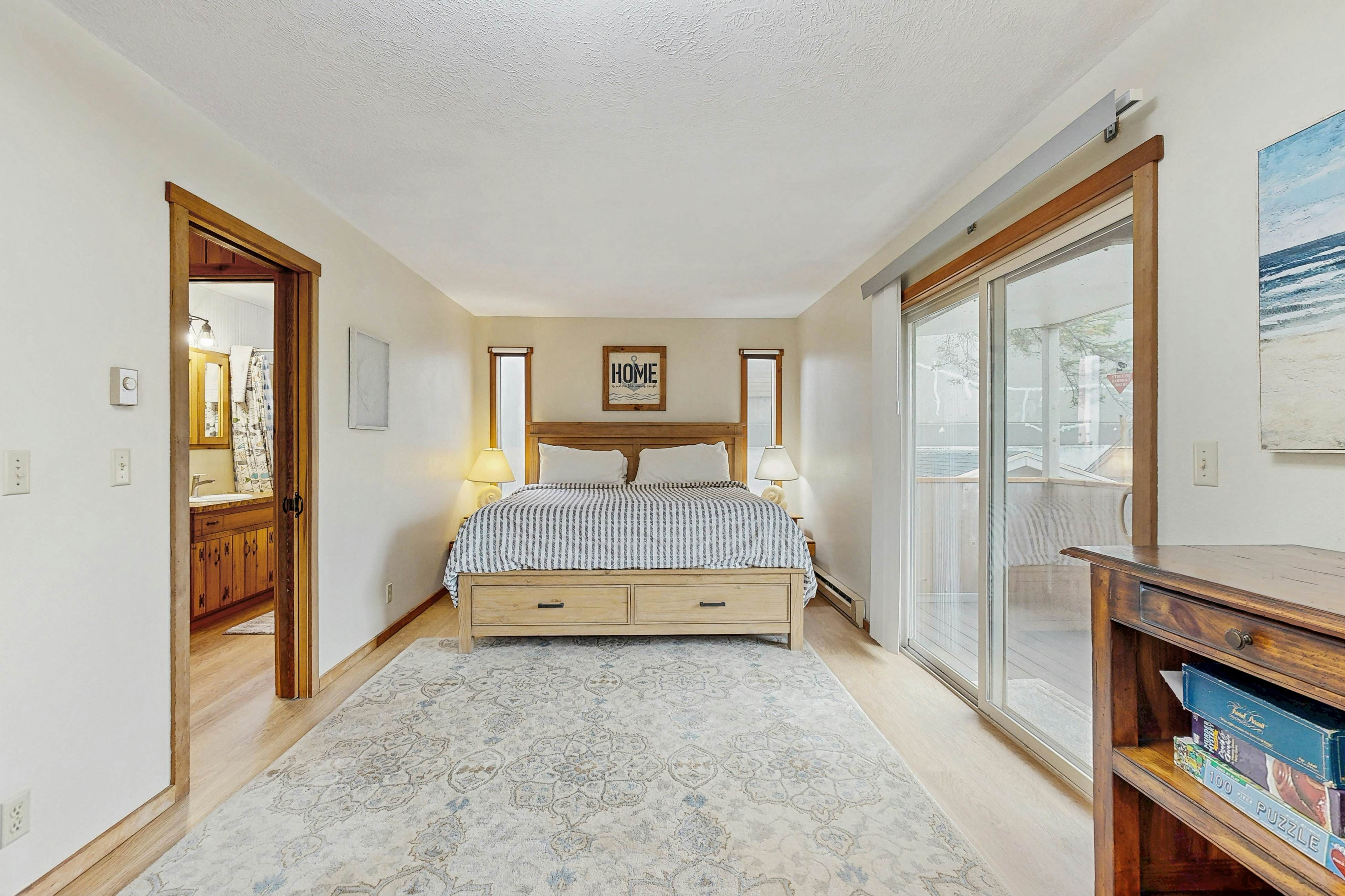 Oceanfront home with great views, high-speed WiFi & direct beach access