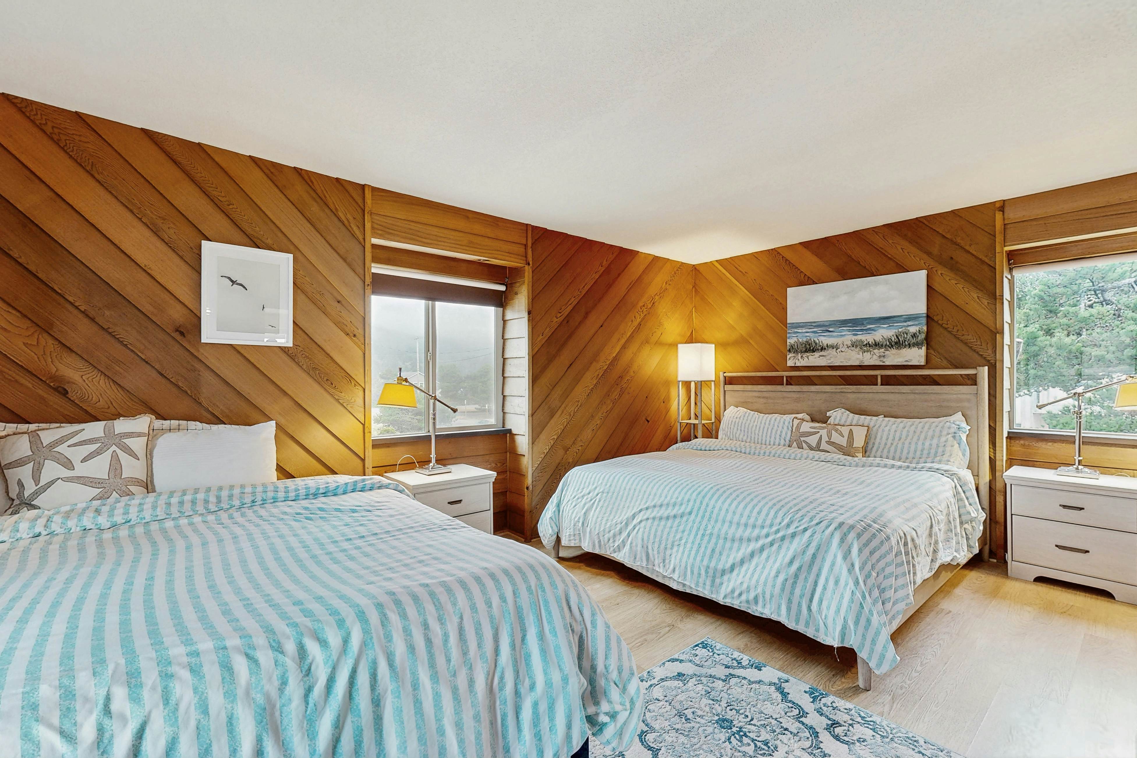 Oceanfront home with great views, high-speed WiFi & direct beach access