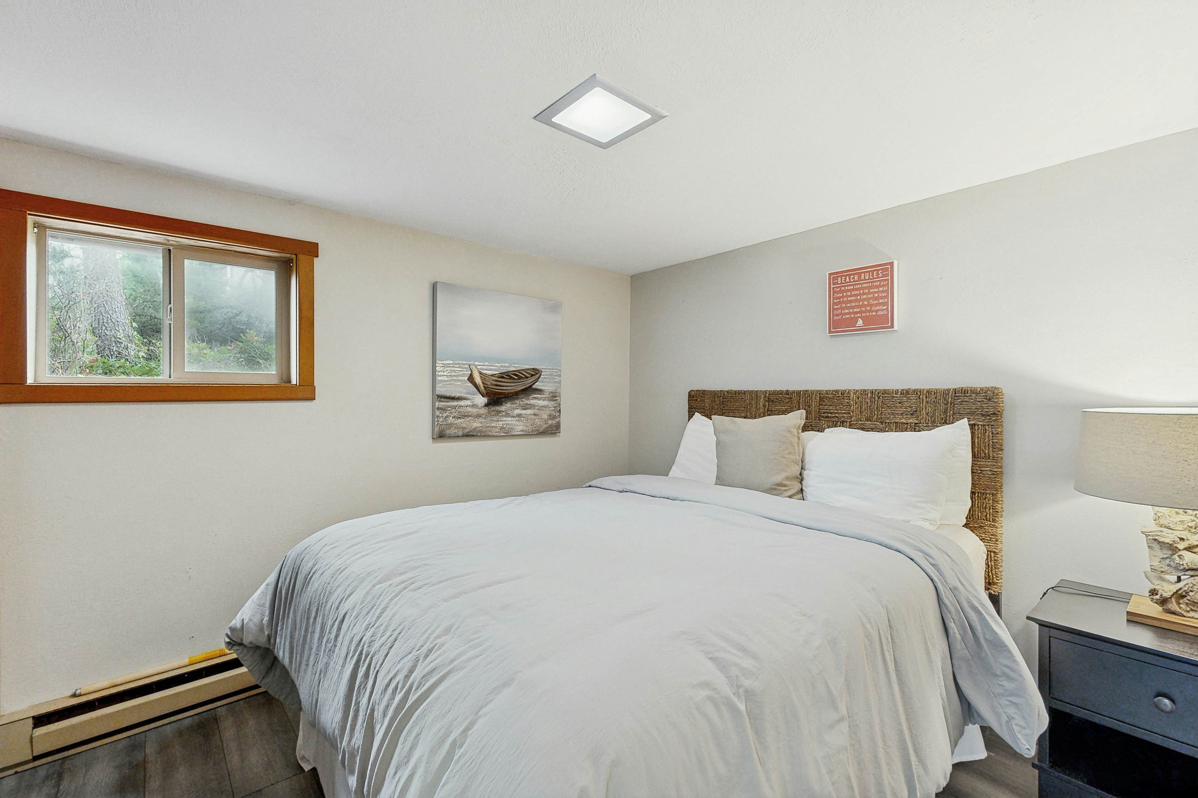 Oceanfront home with great views, high-speed WiFi & direct beach access