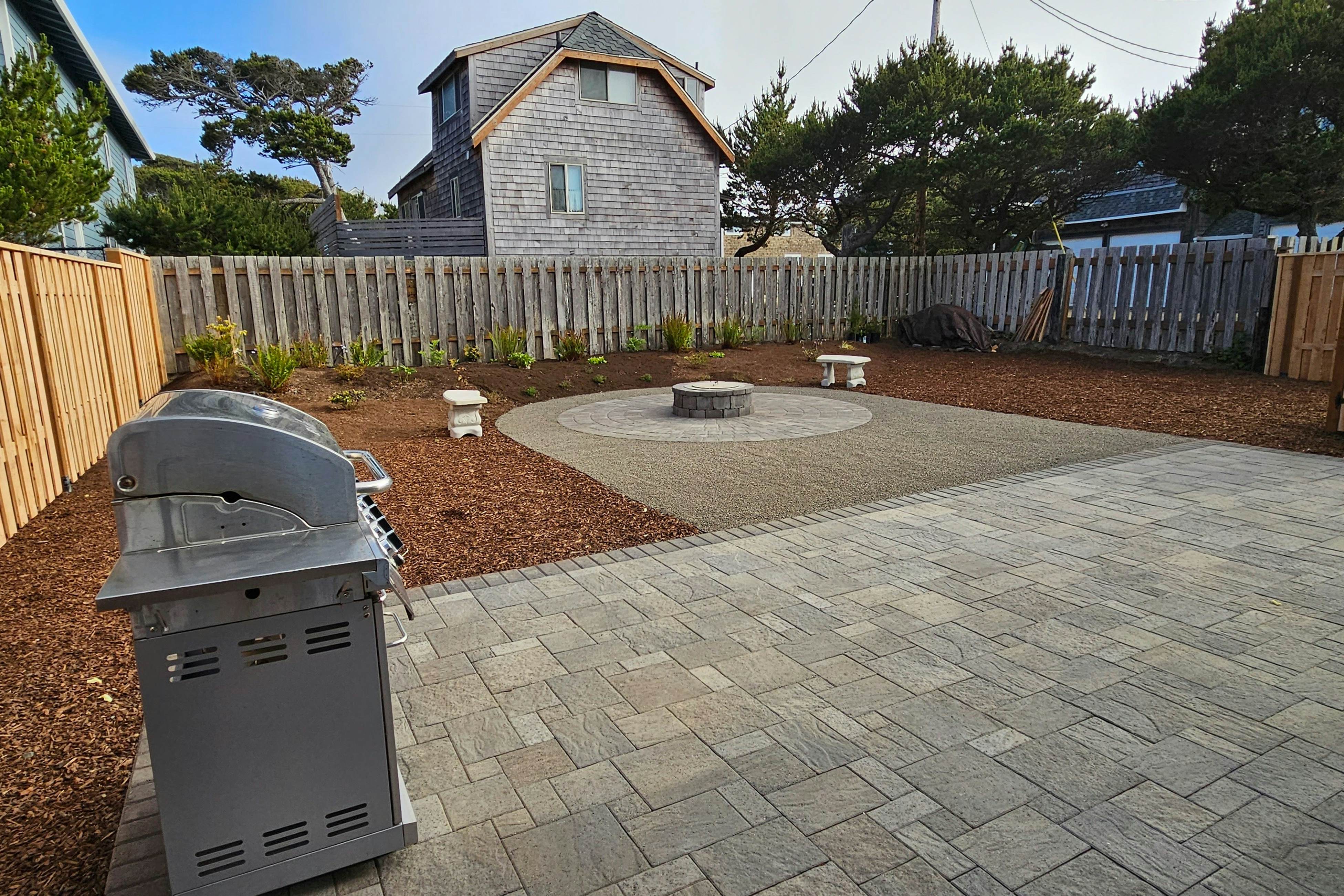 4BR home steps from the beach with private hot tub fireplace and firepit