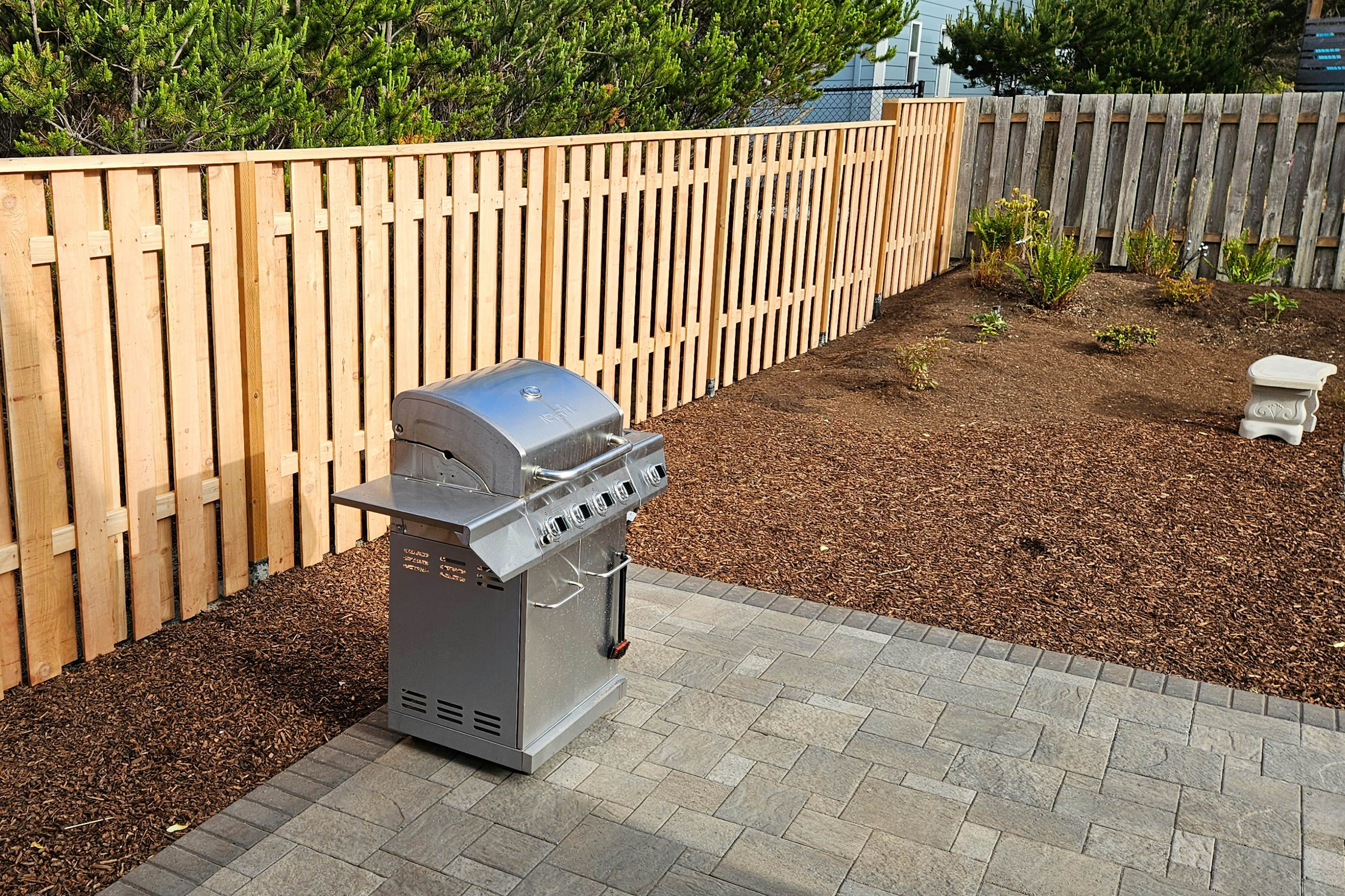 4BR home steps from the beach with private hot tub fireplace and firepit