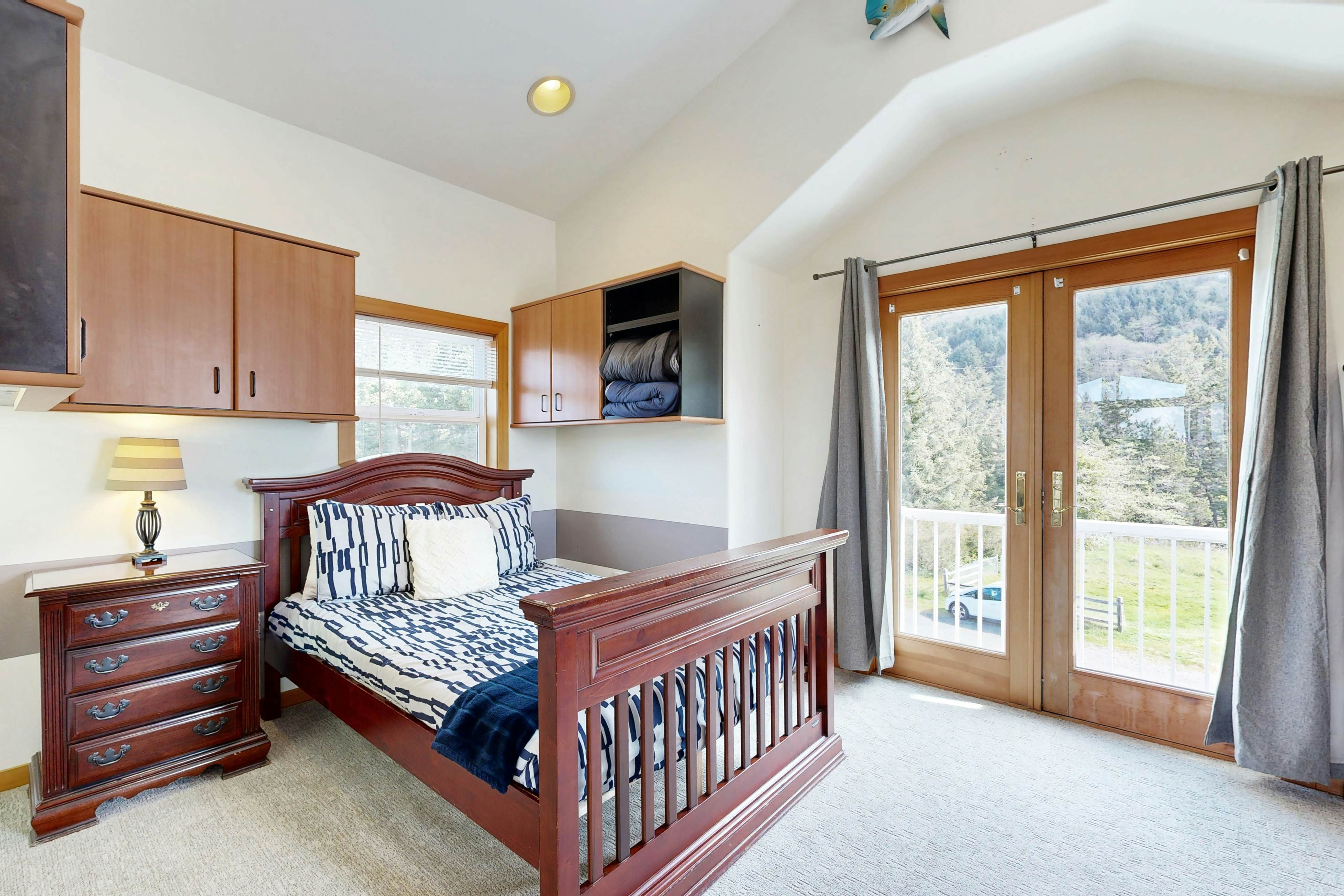 Coastal estate with private hot tub enclosed yard firepit and game room