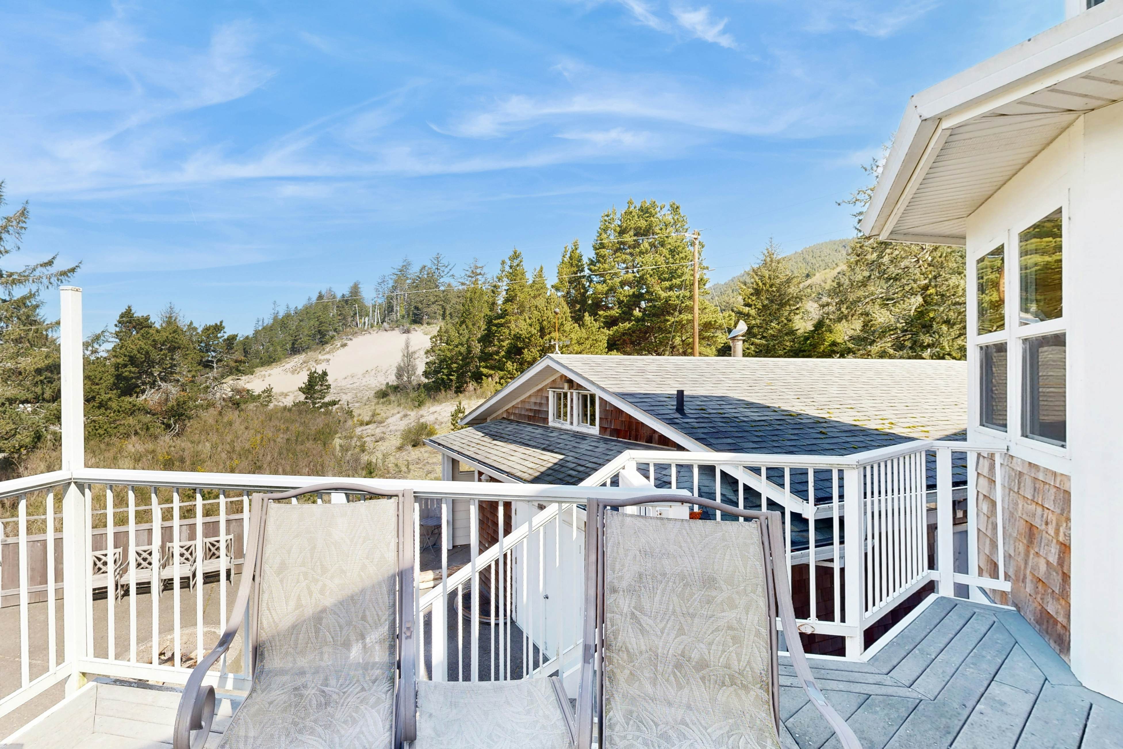 Coastal estate with private hot tub enclosed yard firepit and game room