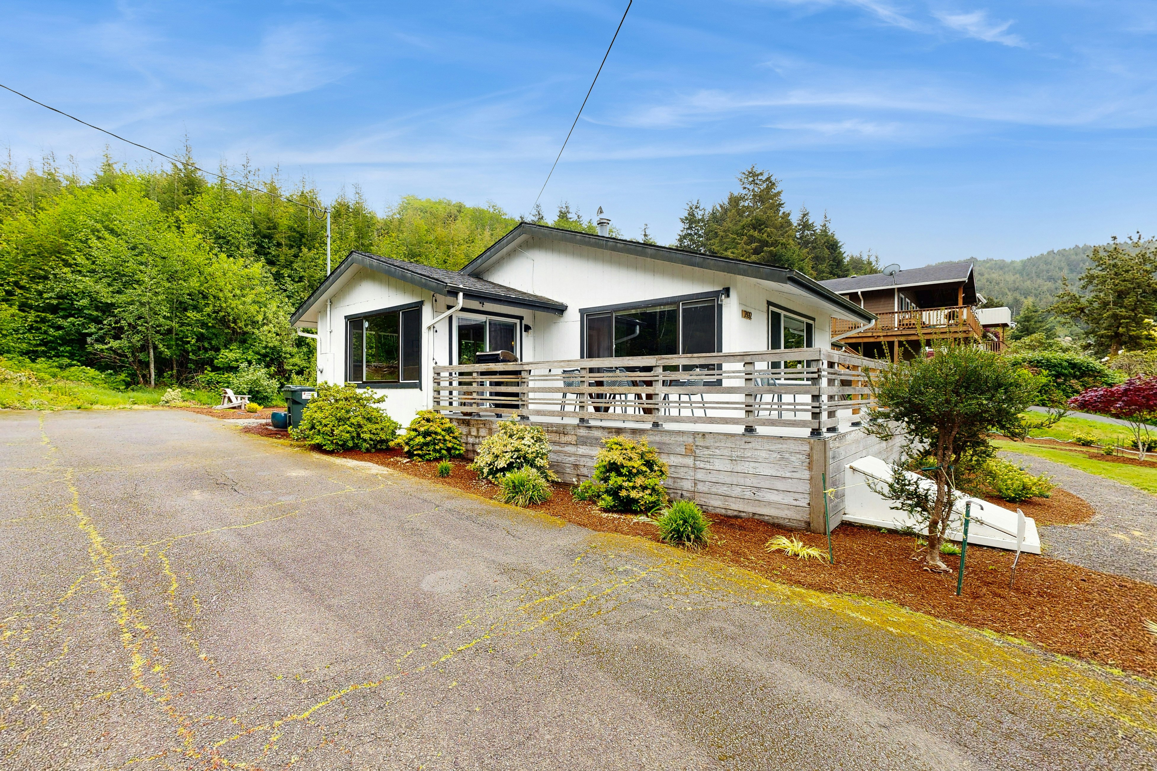 Dog-friendly two-story home w/furnished deck, mountain views, & foosball table