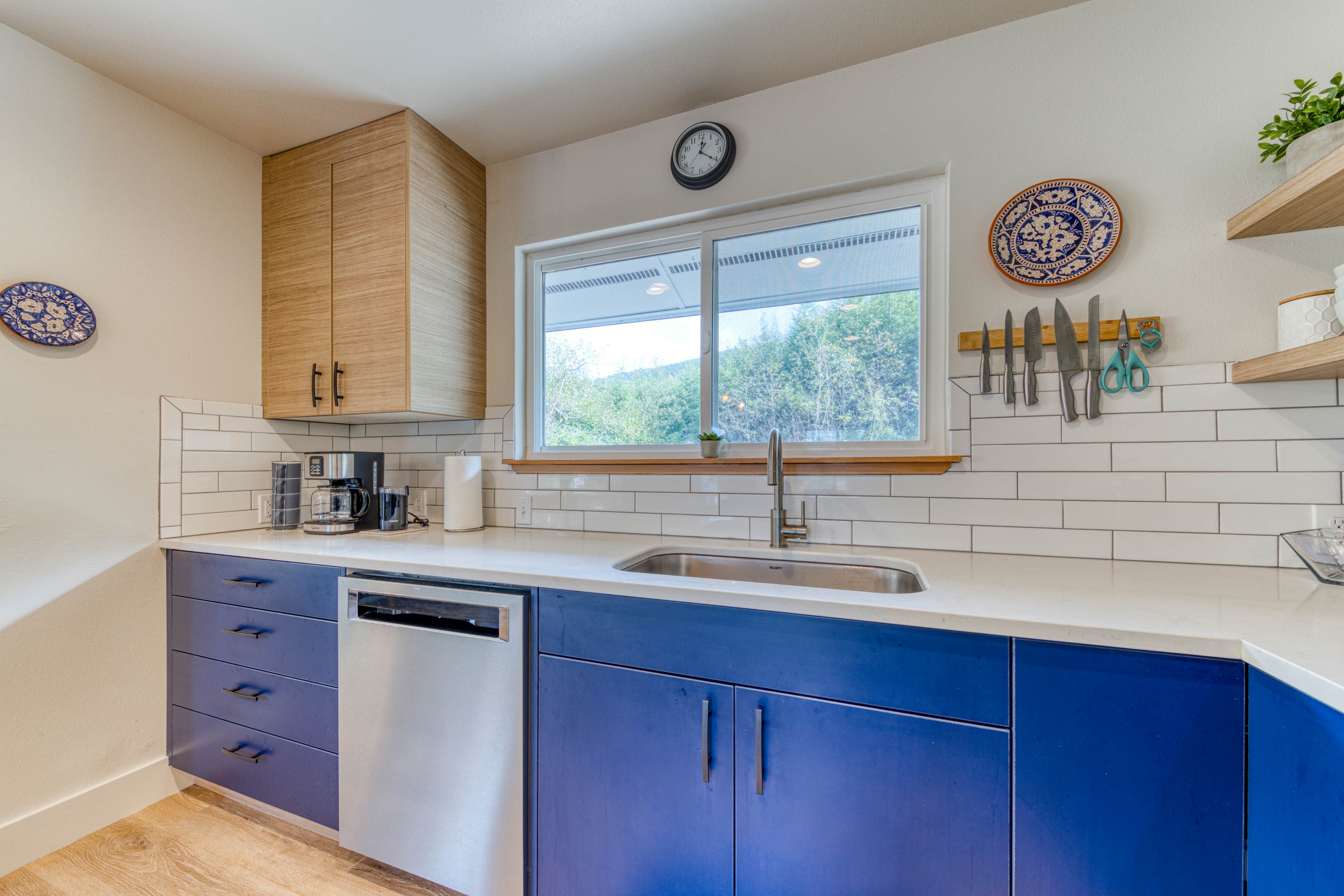 Dog friendly two story home with furnished deck mountain views and foosball table