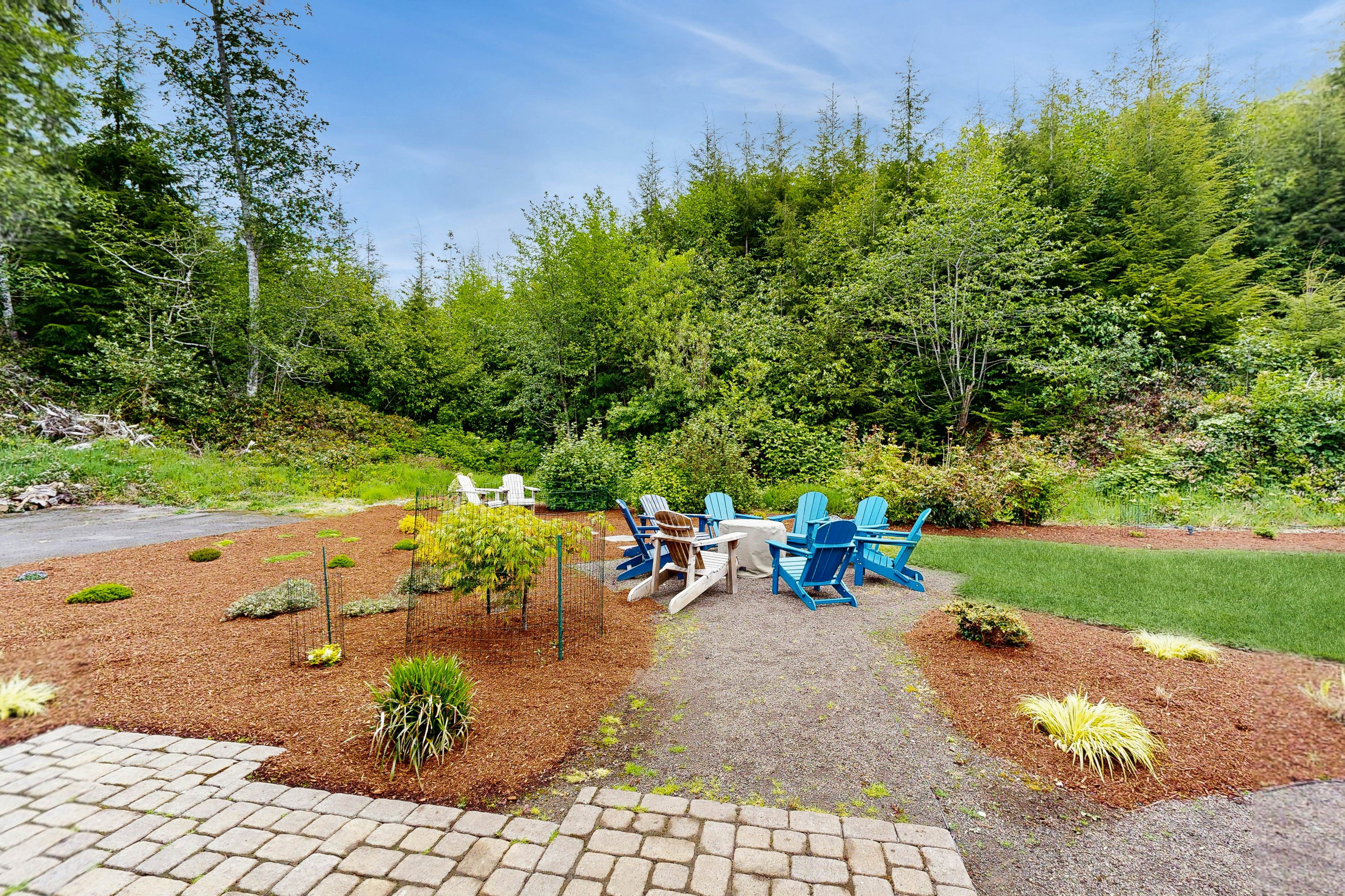 Dog friendly two story home with furnished deck mountain views and foosball table