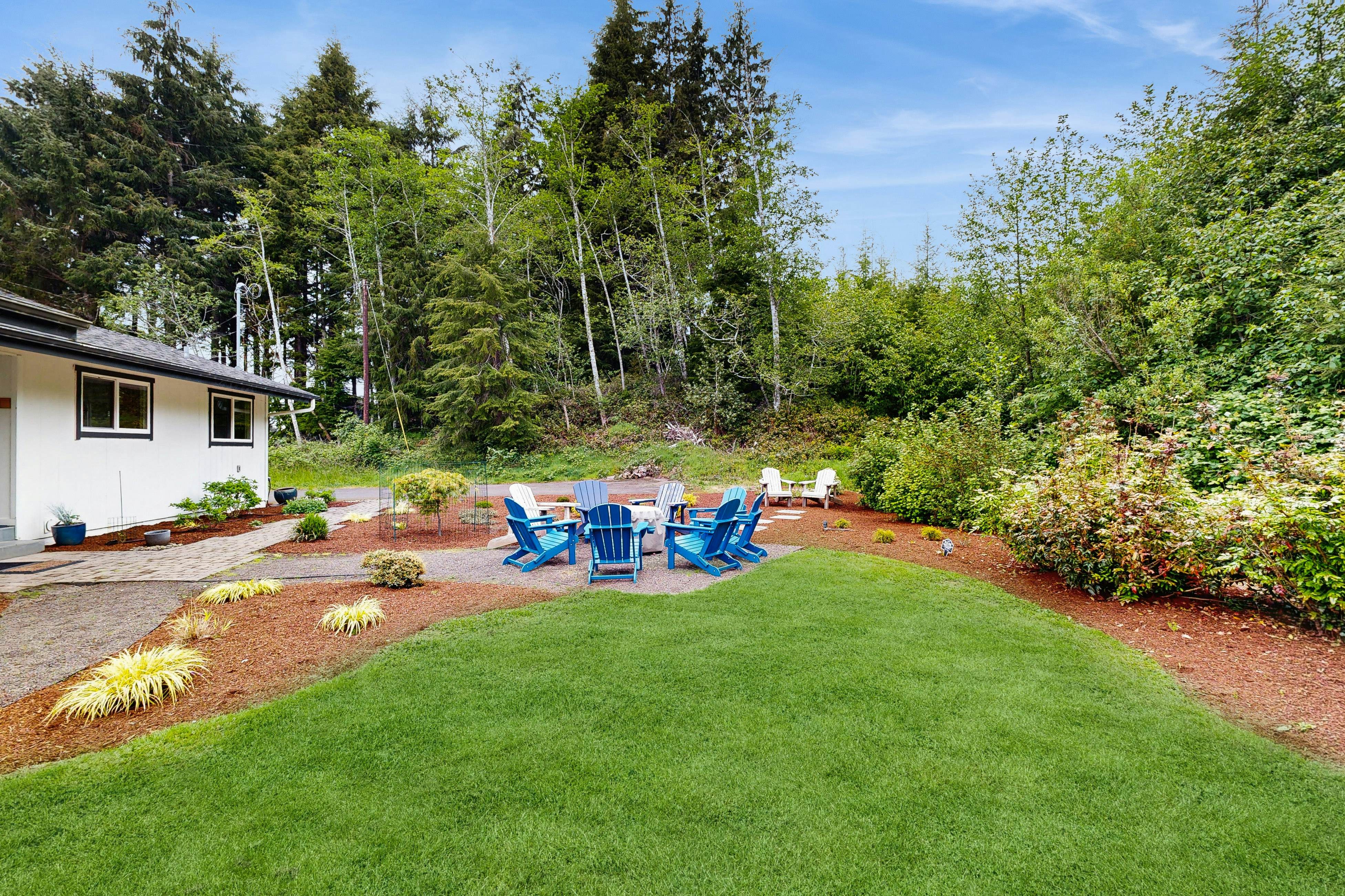 Dog friendly two story home with furnished deck mountain views and foosball table