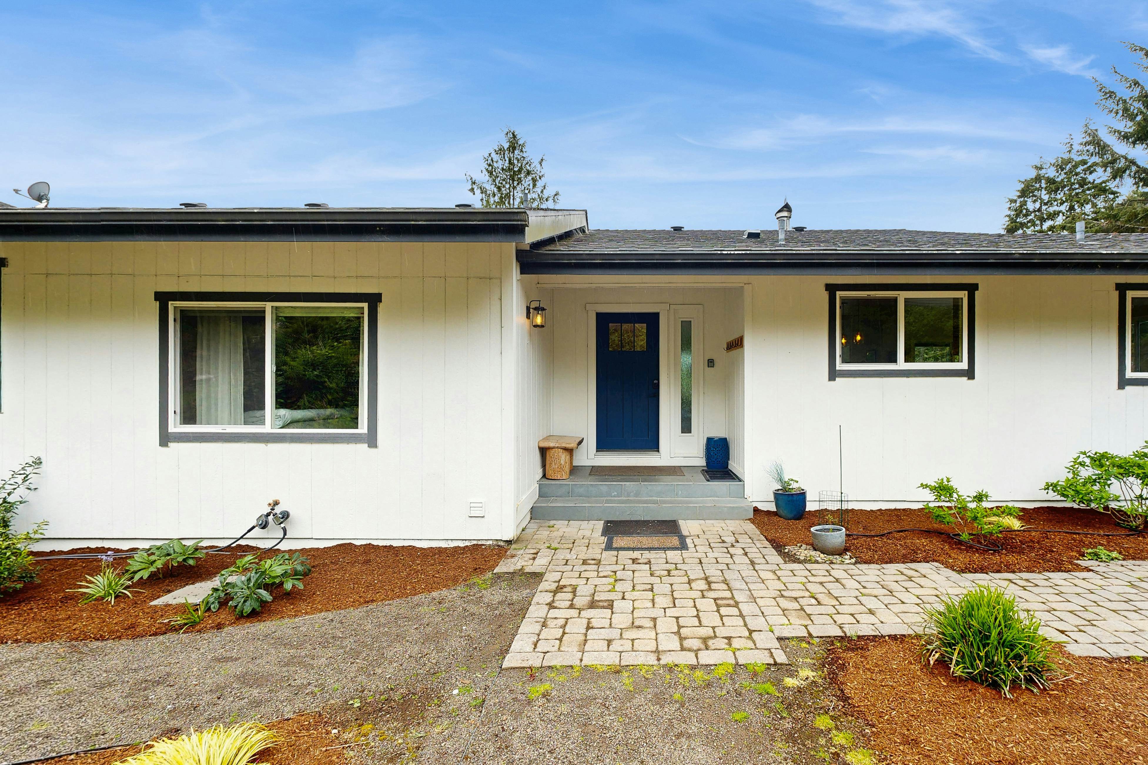 Dog friendly two story home with furnished deck mountain views and foosball table