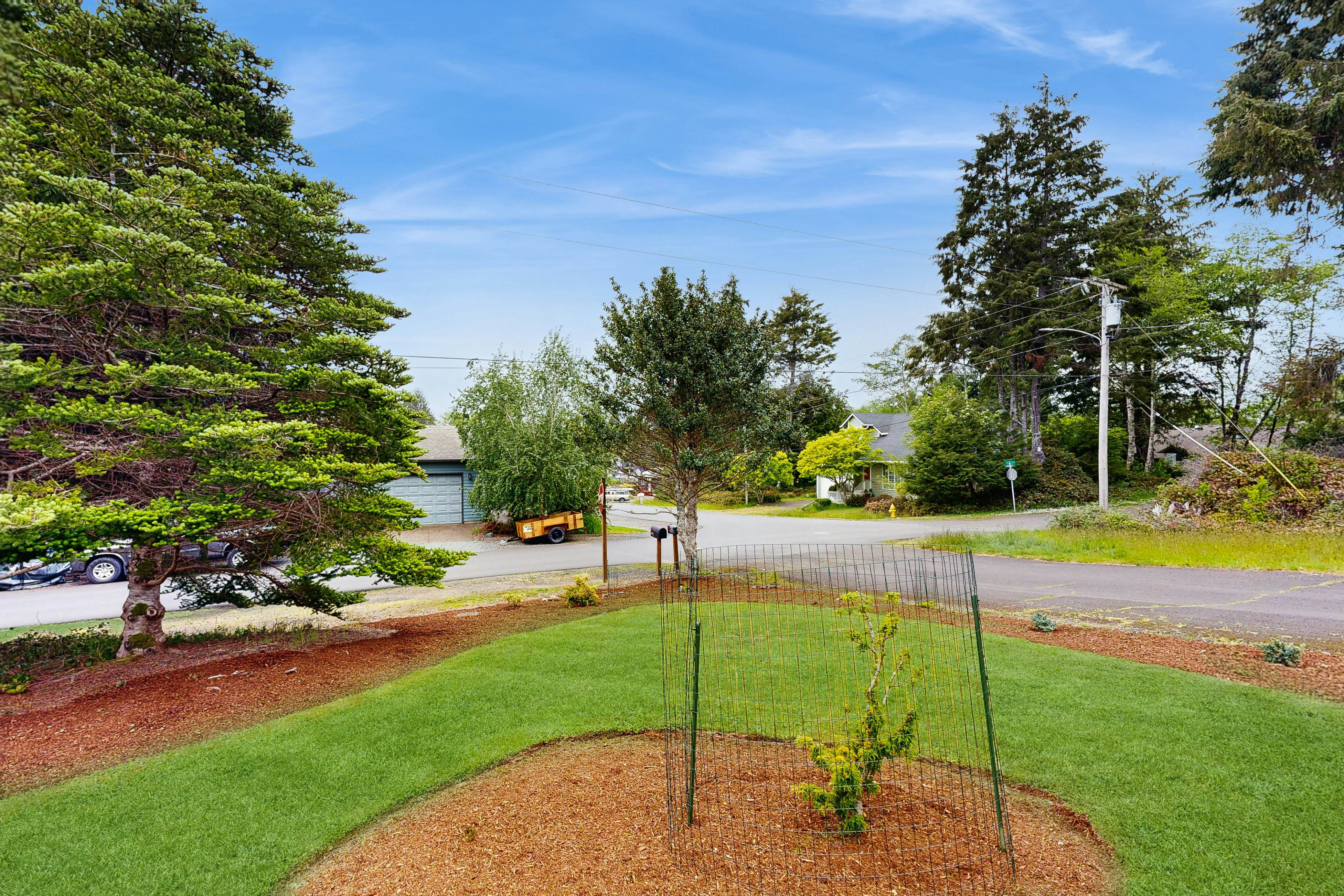 Dog friendly two story home with furnished deck mountain views and foosball table