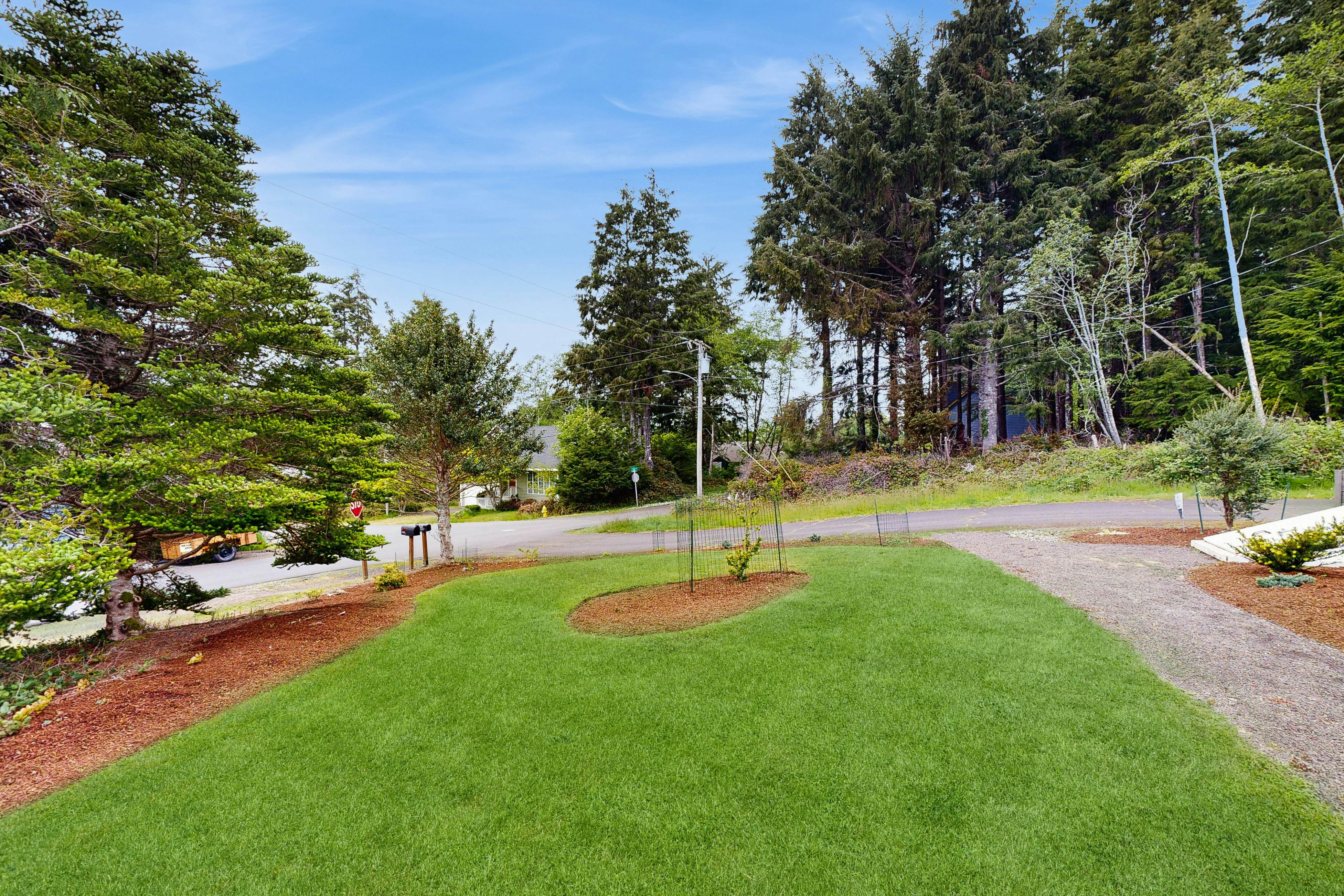 Dog friendly two story home with furnished deck mountain views and foosball table