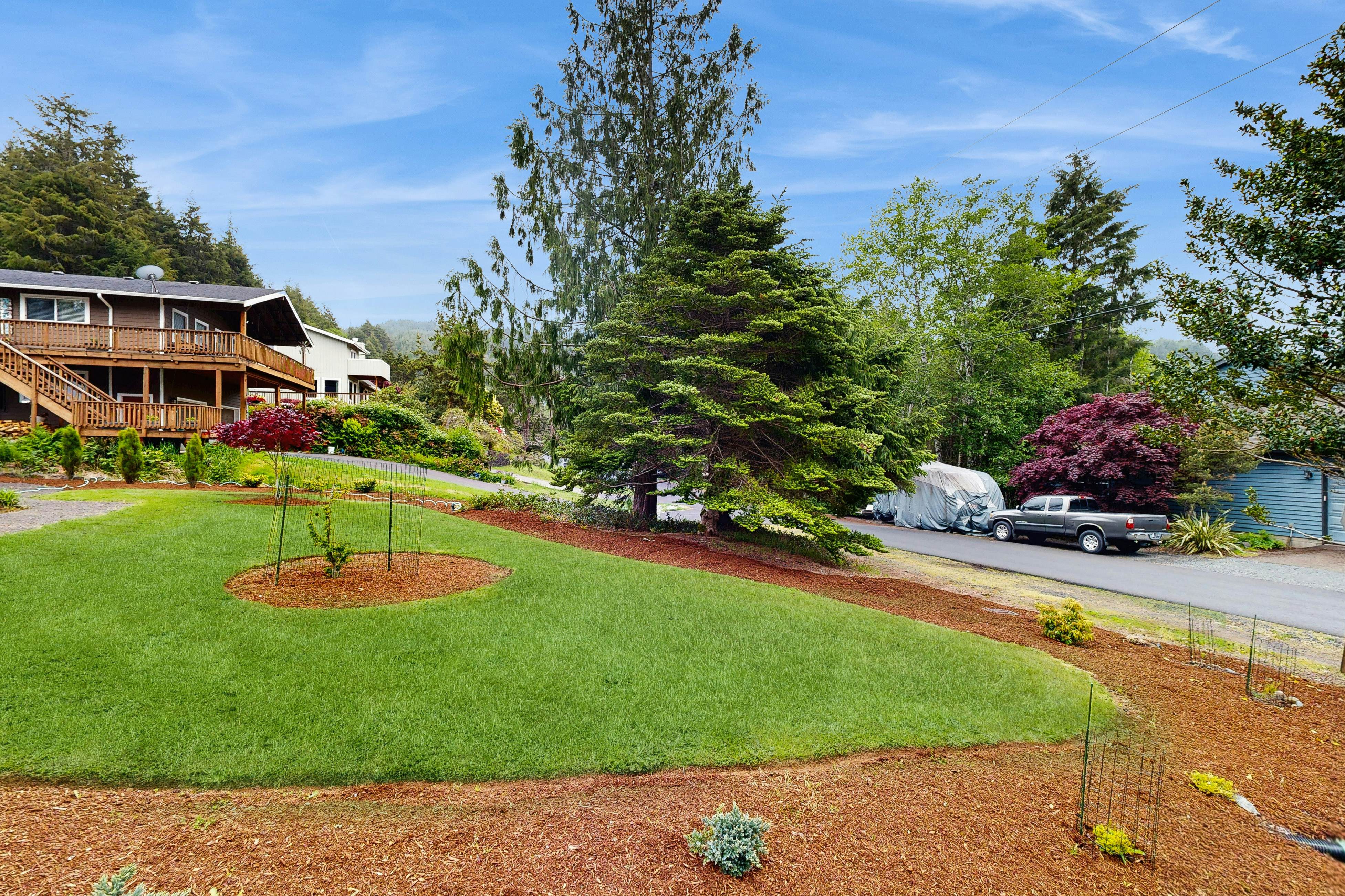 Dog friendly two story home with furnished deck mountain views and foosball table