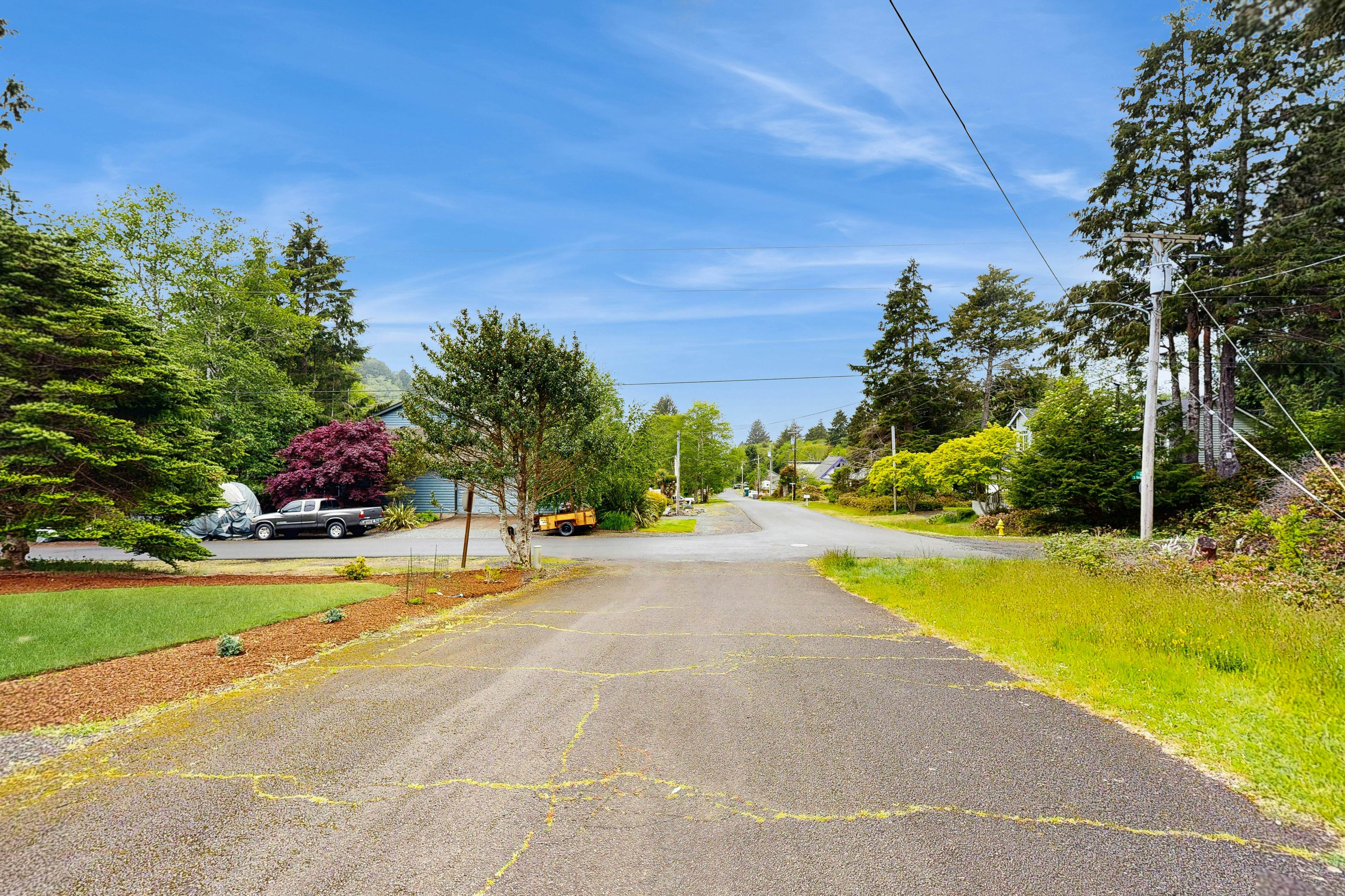 Dog friendly two story home with furnished deck mountain views and foosball table
