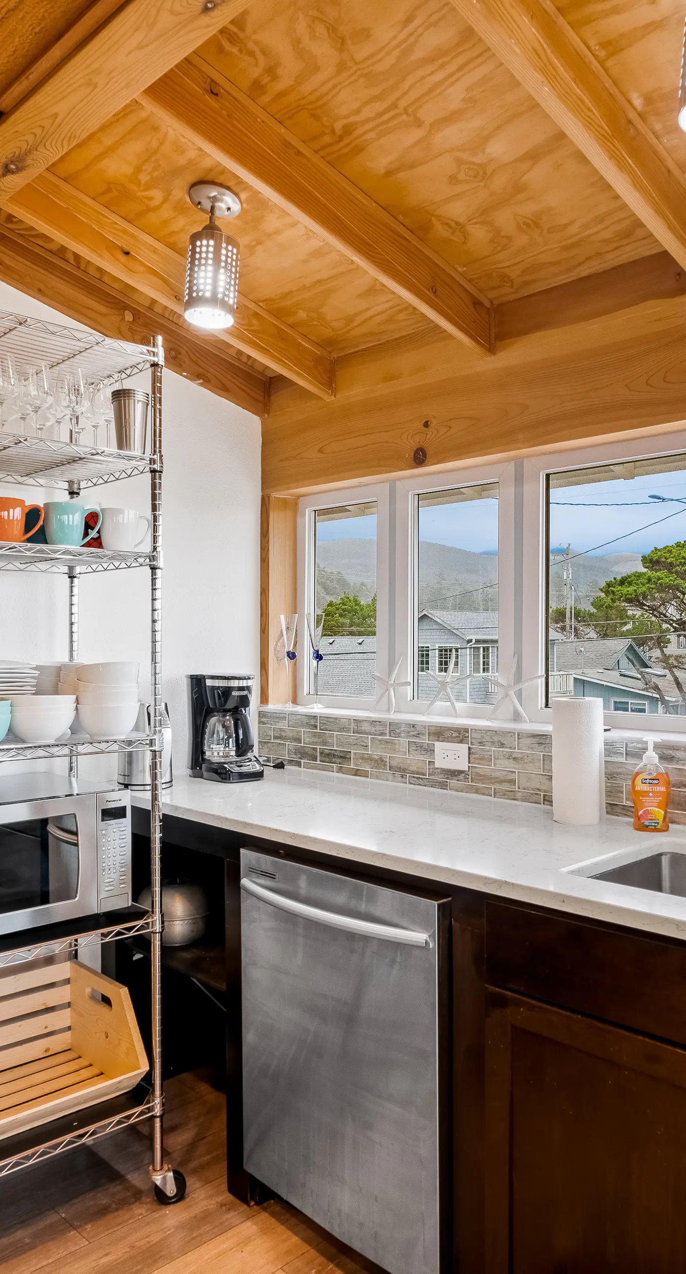 Oceanfront house with private beach access and amazing ocean views dog friendly