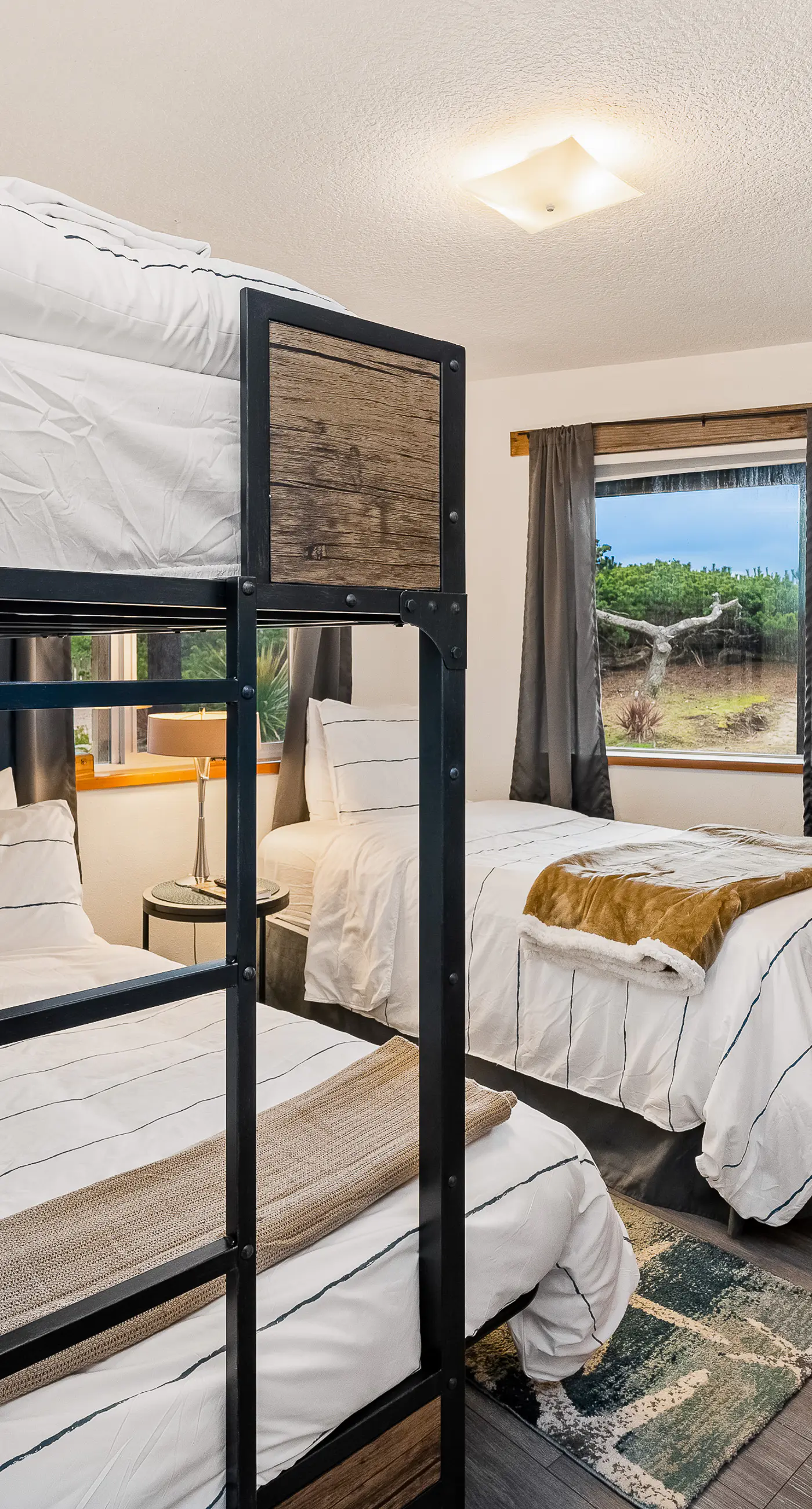 Oceanfront house with private beach access and amazing ocean views dog friendly
