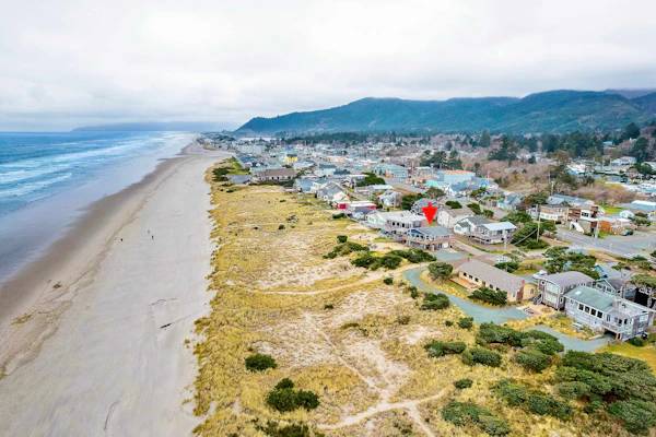 Oceanfront house with private beach access and amazing ocean views dog friendly