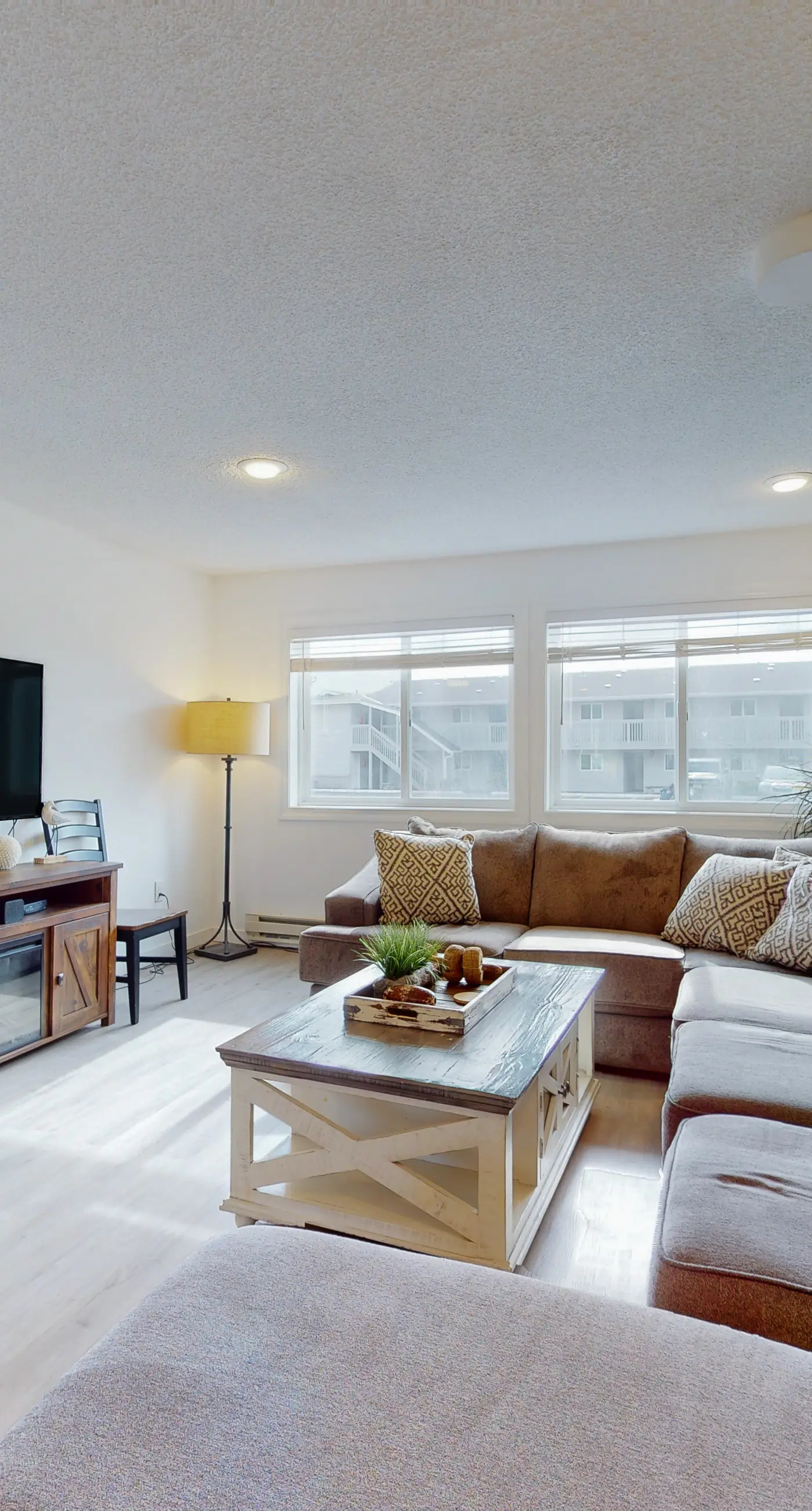Dog friendly beach house with two full kitchens a private hot tub and Ping Pong