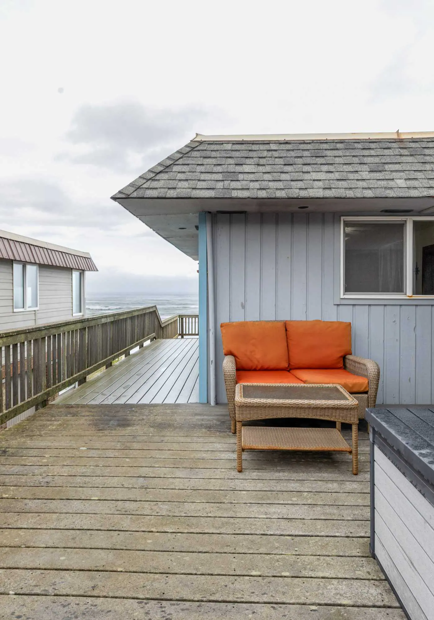 Prime Direct Beachfront Retreat with private deck with views | Dogs Welcome