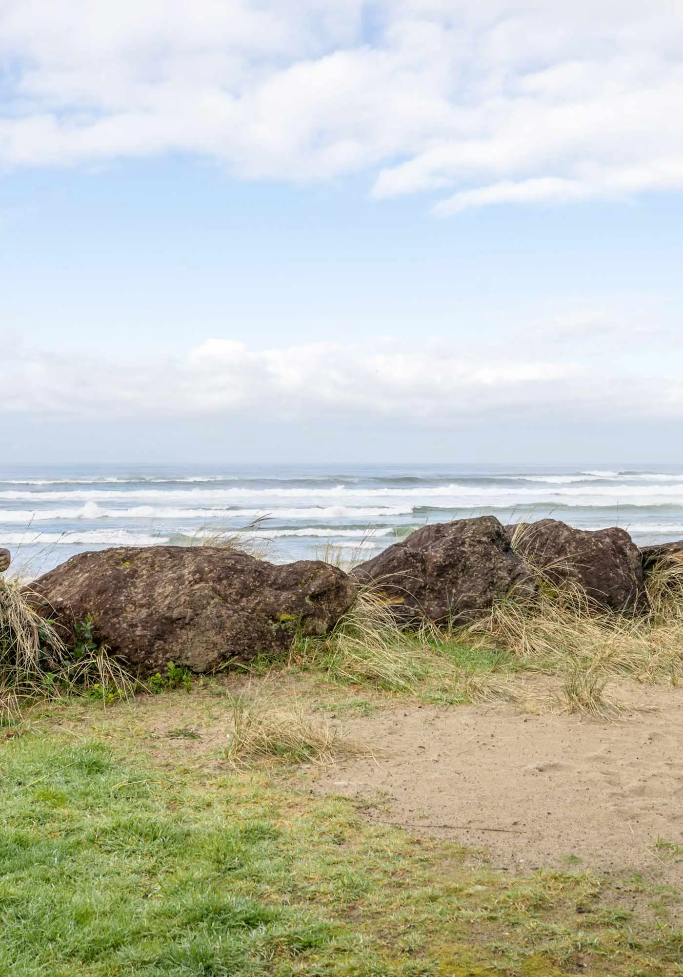 Prime Direct Beachfront Retreat with private deck with views | Dogs Welcome