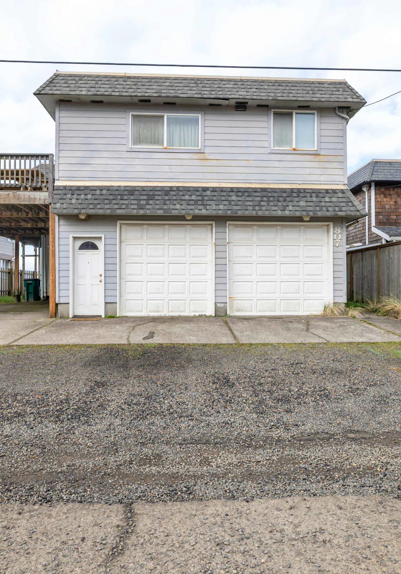 Prime Direct Beachfront Retreat with private deck with views | Dogs Welcome