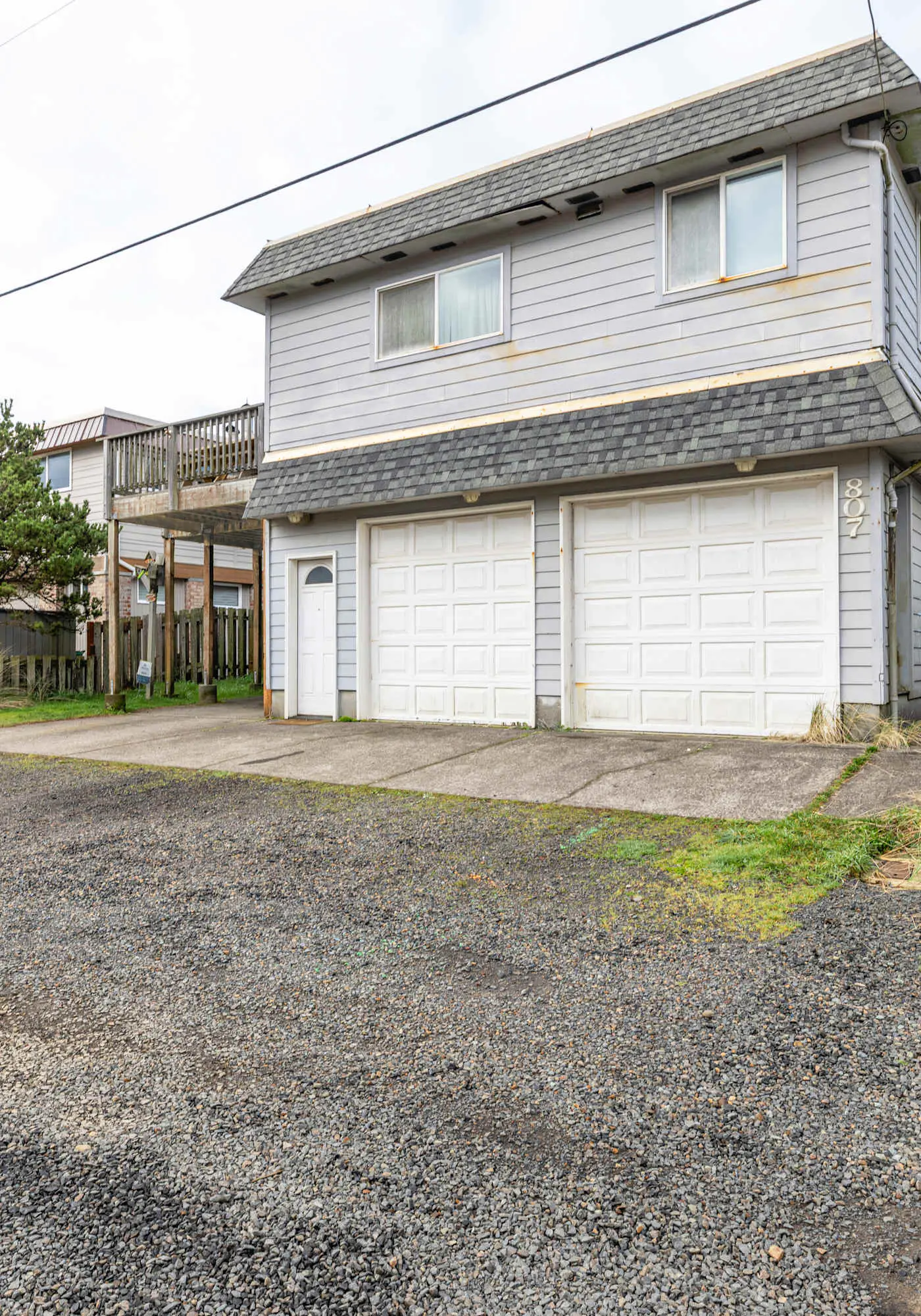 Prime Direct Beachfront Retreat with private deck with views | Dogs Welcome