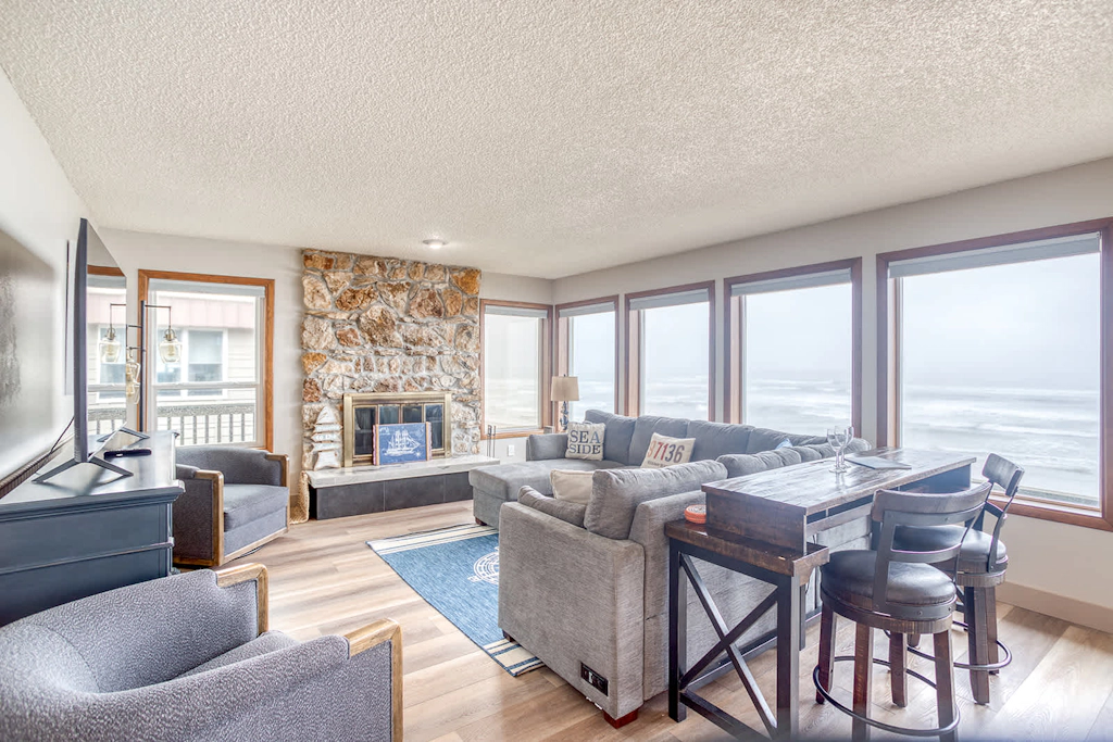 Prime Direct Beachfront Retreat with private deck with views | Dogs Welcome