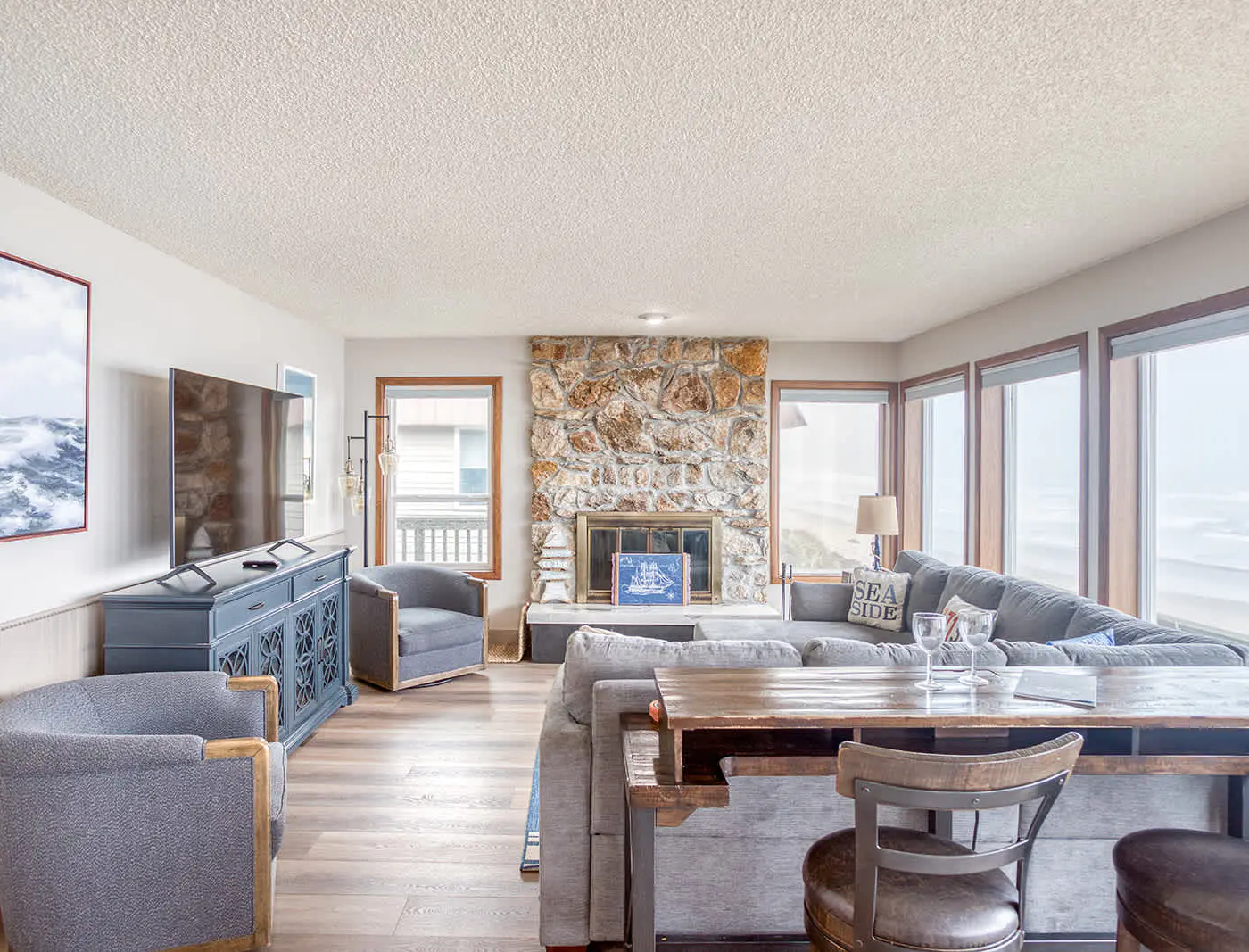 Prime Direct Beachfront Retreat with private deck with views | Dogs Welcome