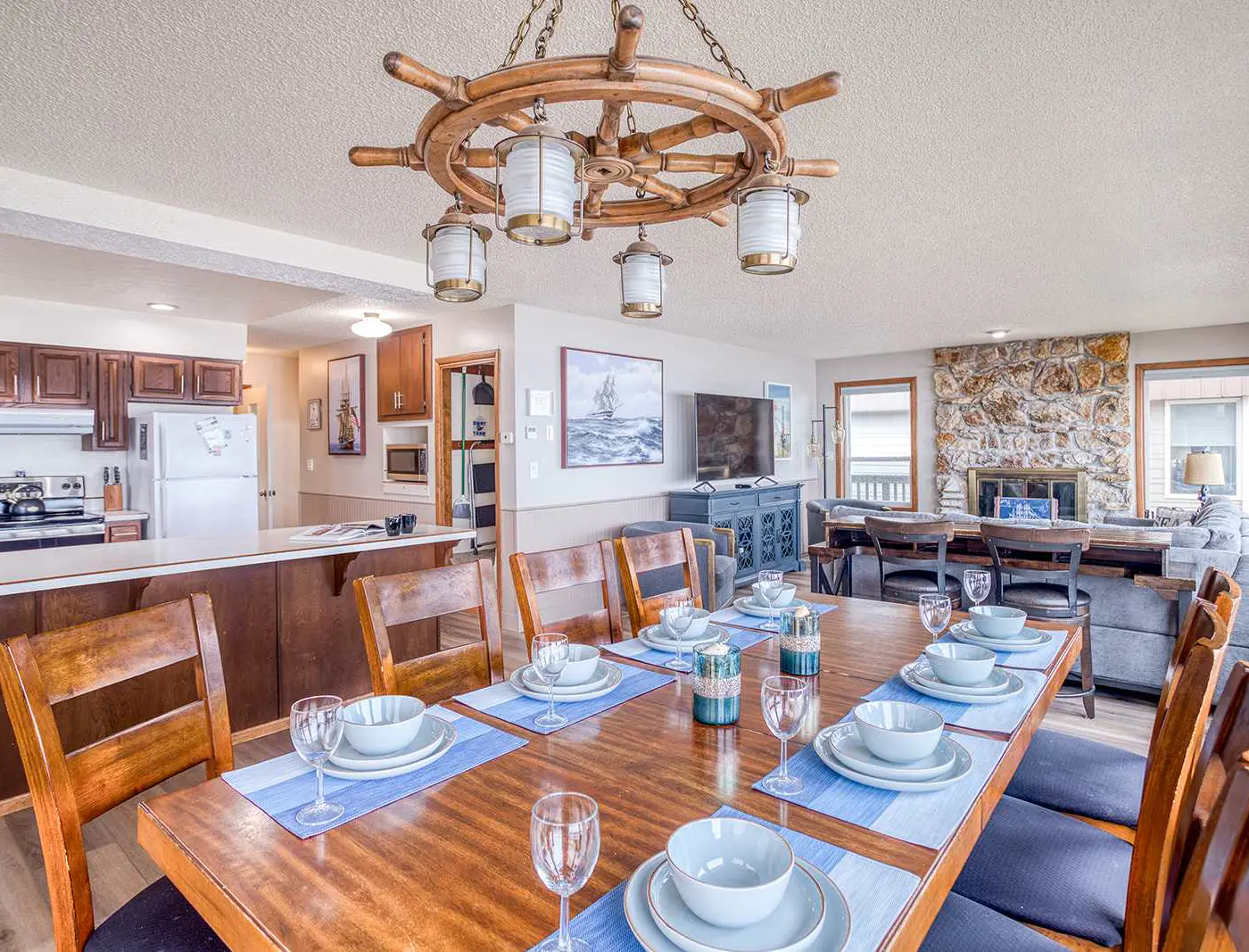 Prime Direct Beachfront Retreat with private deck with views | Dogs Welcome