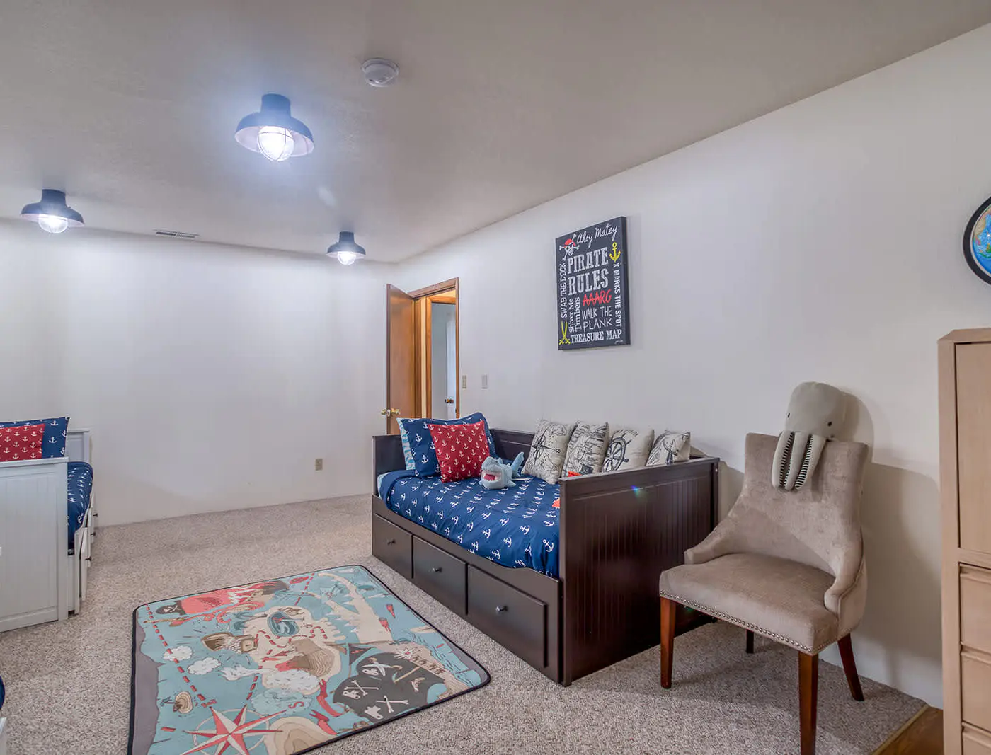 Prime Direct Beachfront Retreat with private deck with views | Dogs Welcome