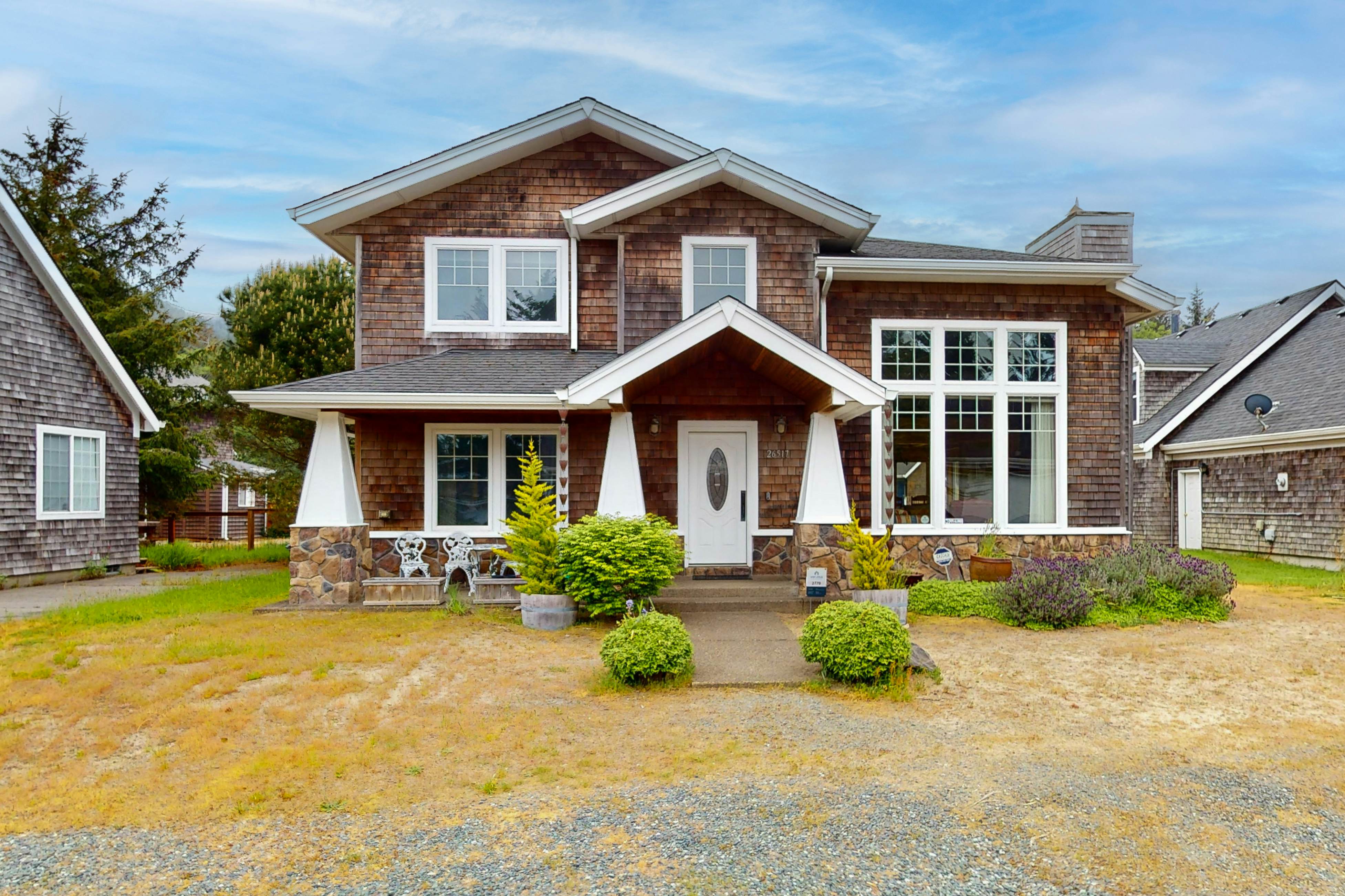 Oasis on the coast with easy beach access & woodstove